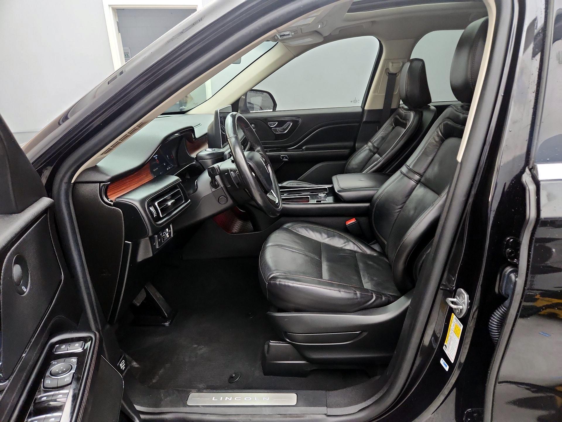 Thumbnail: 2022 Lincoln Aviator - 11