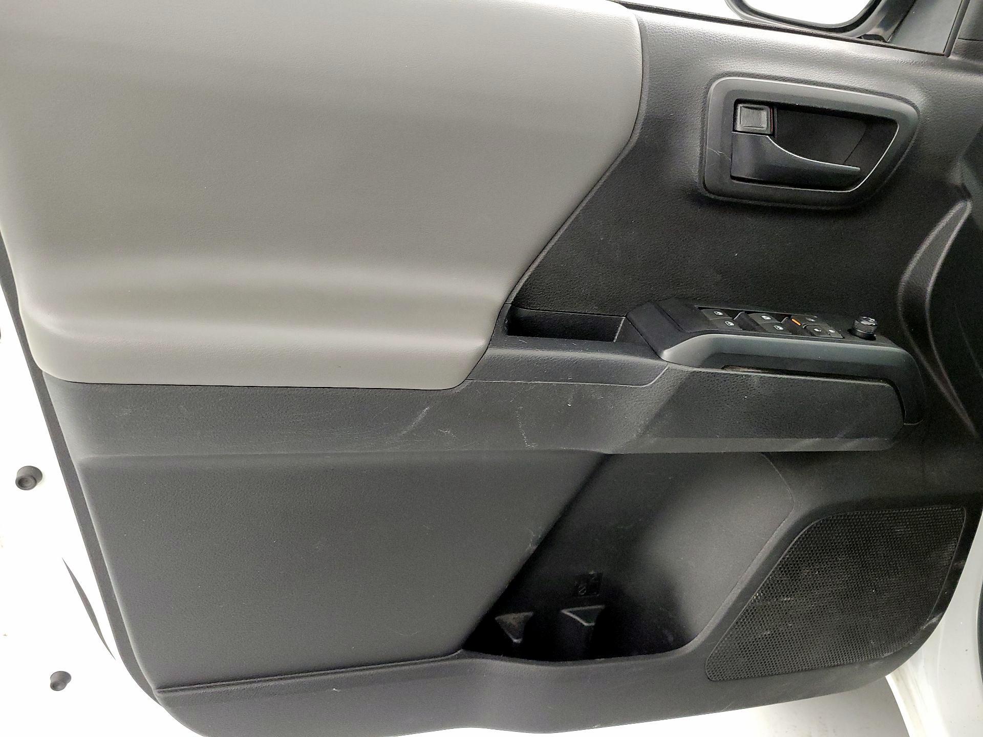 Thumbnail: 2022 Toyota Tacoma - 12