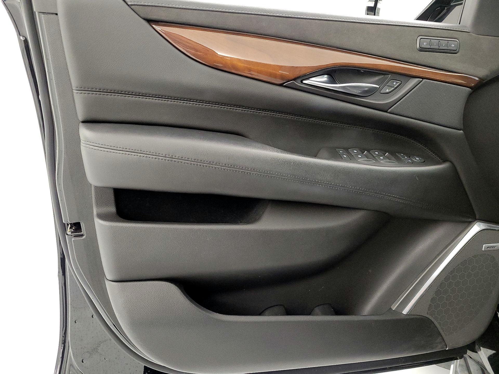 Thumbnail: 2019 Cadillac Escalade - 12