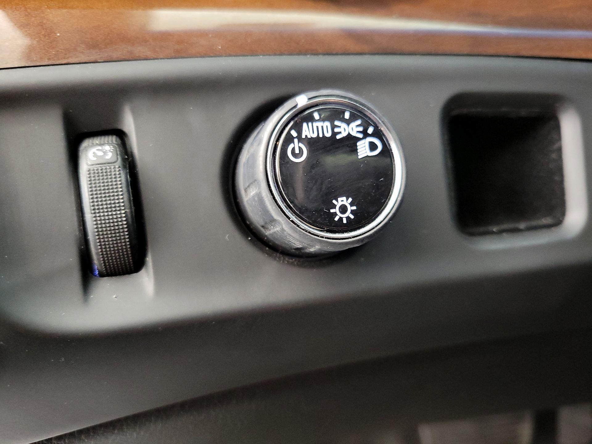 Thumbnail: 2019 Cadillac Escalade - 13