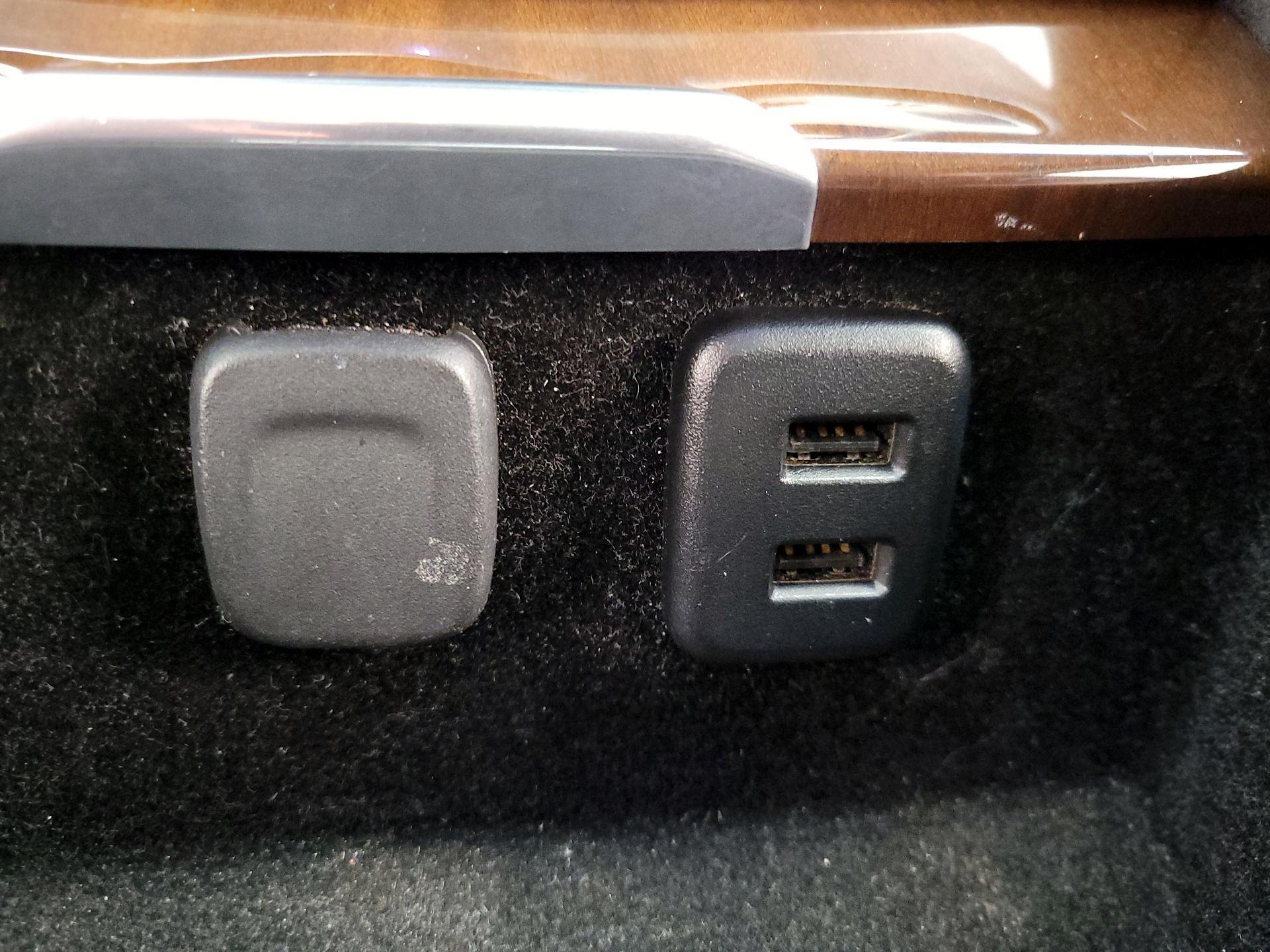 Thumbnail: 2019 Cadillac Escalade - 19