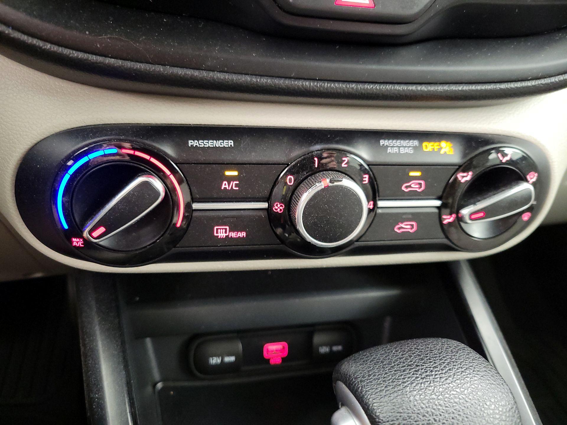 Thumbnail: 2020 Kia Soul - 16