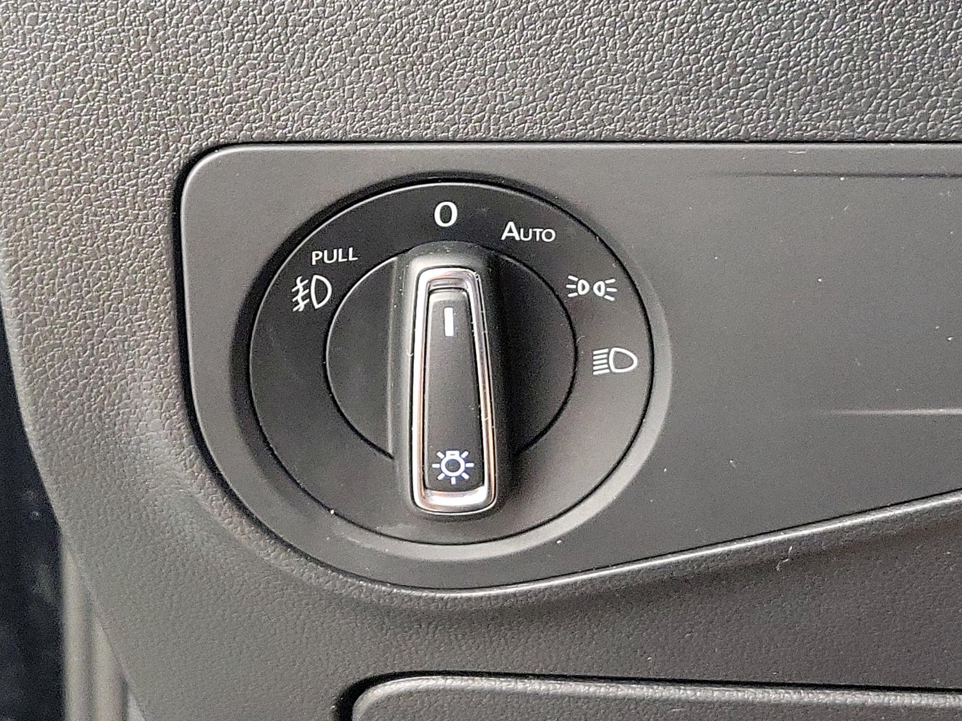 Thumbnail: 2021 Volkswagen Tiguan - 13