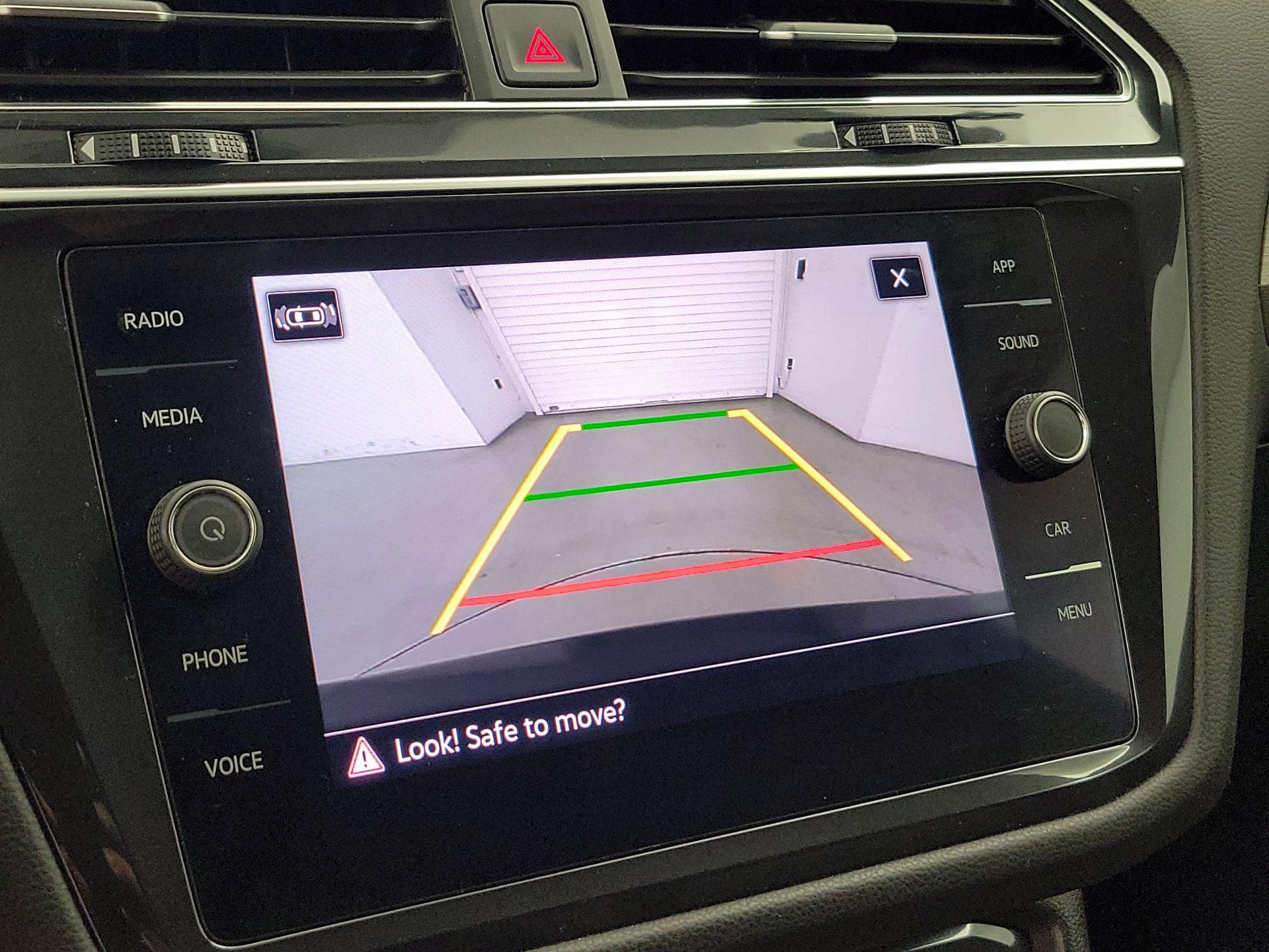 Thumbnail: 2021 Volkswagen Tiguan - 14