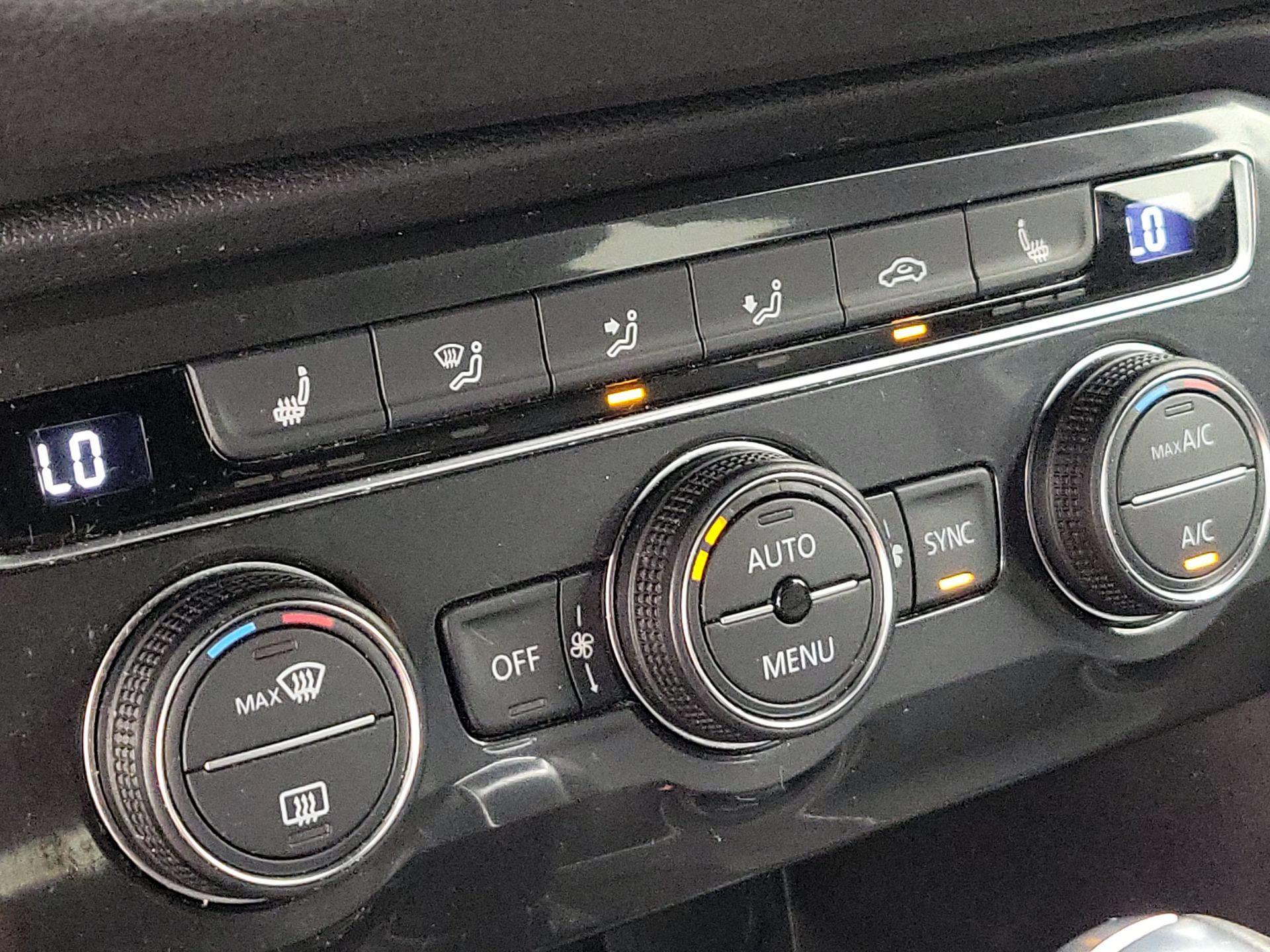 Thumbnail: 2021 Volkswagen Tiguan - 16