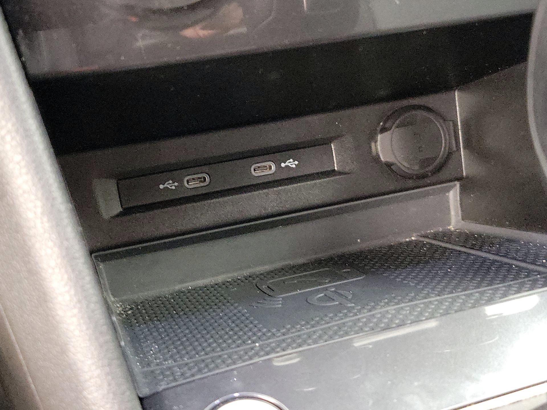 Thumbnail: 2021 Volkswagen Tiguan - 18