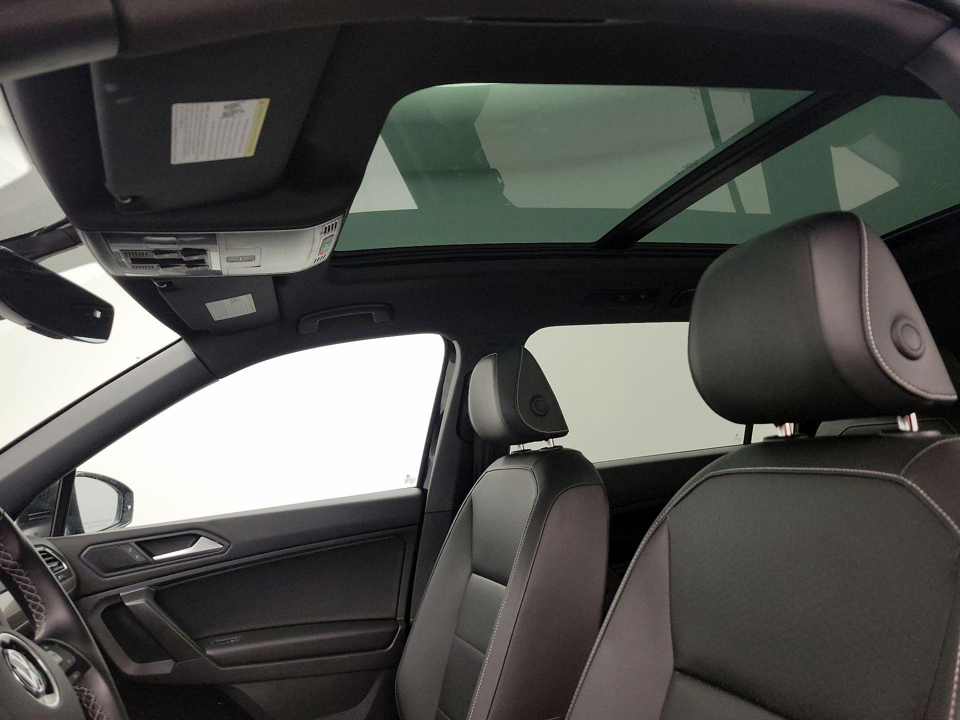 Thumbnail: 2021 Volkswagen Tiguan - 19