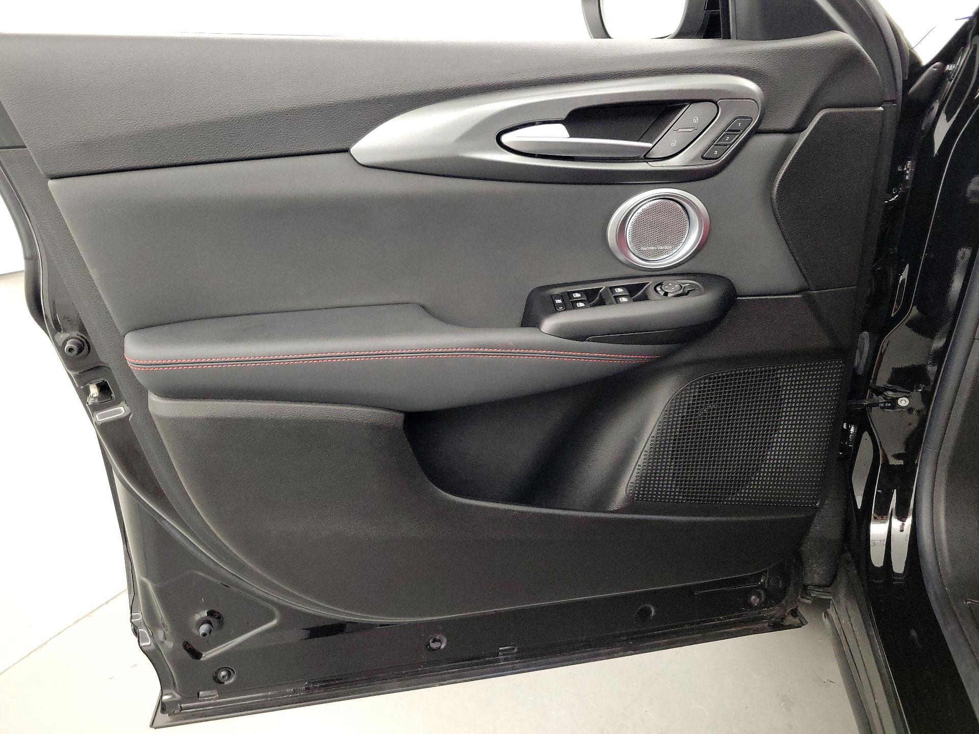 Thumbnail: 2023 Dodge Hornet - 12