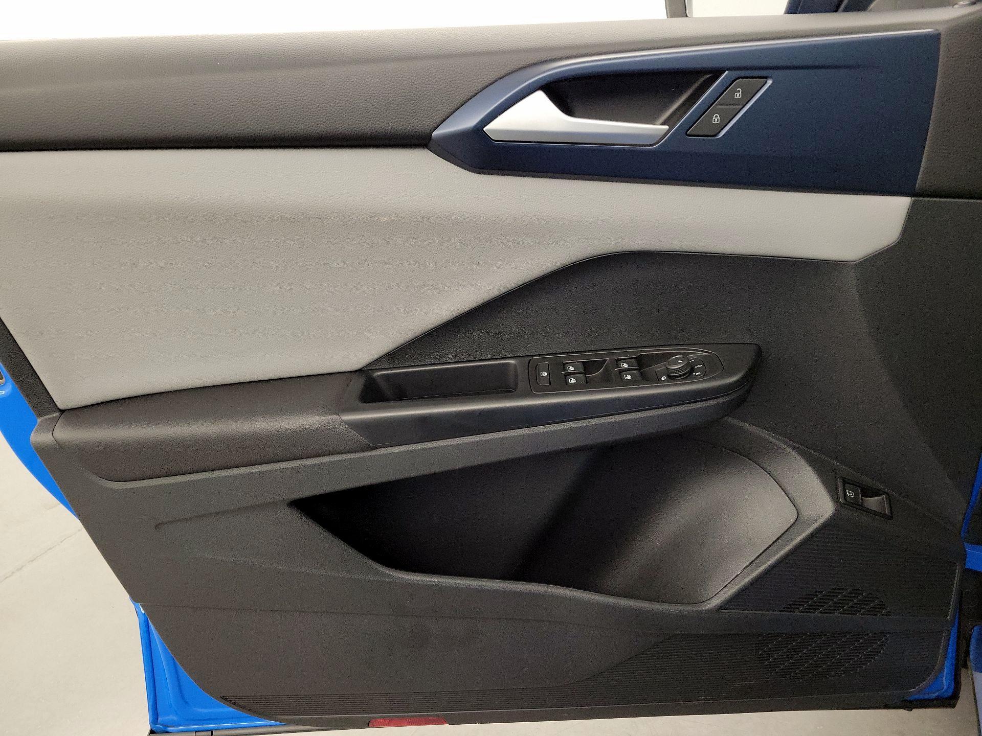 Thumbnail: 2023 Volkswagen Taos - 12