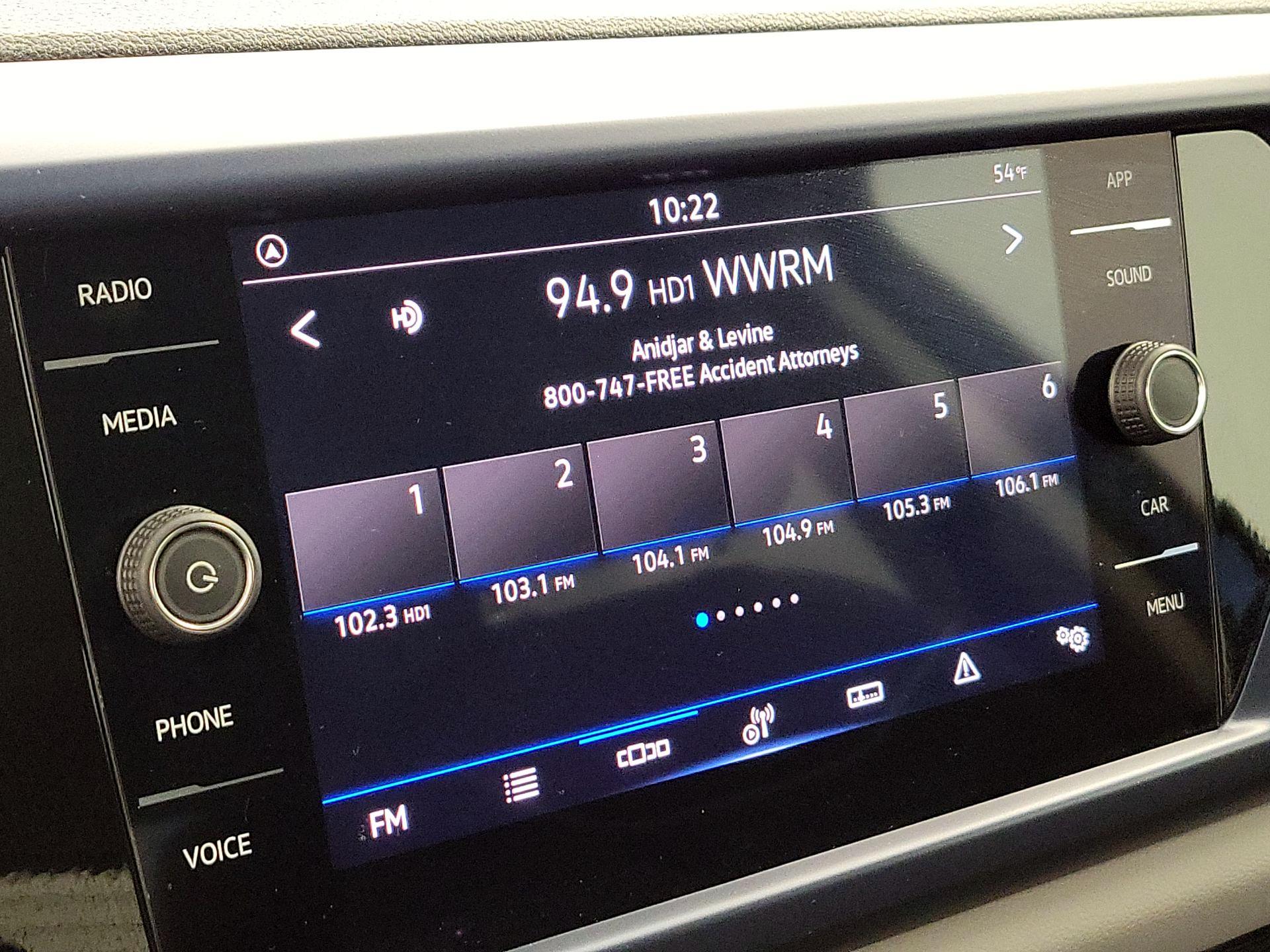 Thumbnail: 2023 Volkswagen Taos - 15