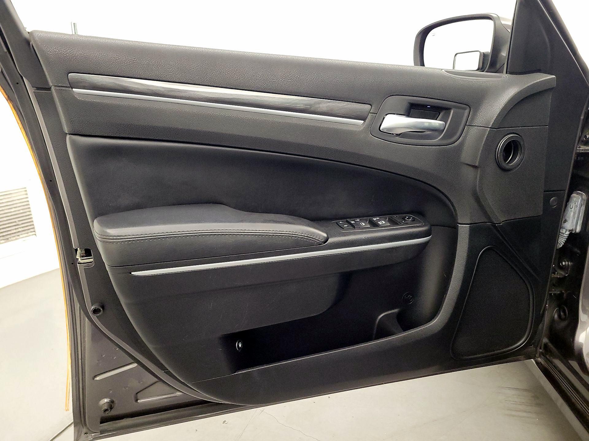 Thumbnail: 2021 Chrysler 300 - 12