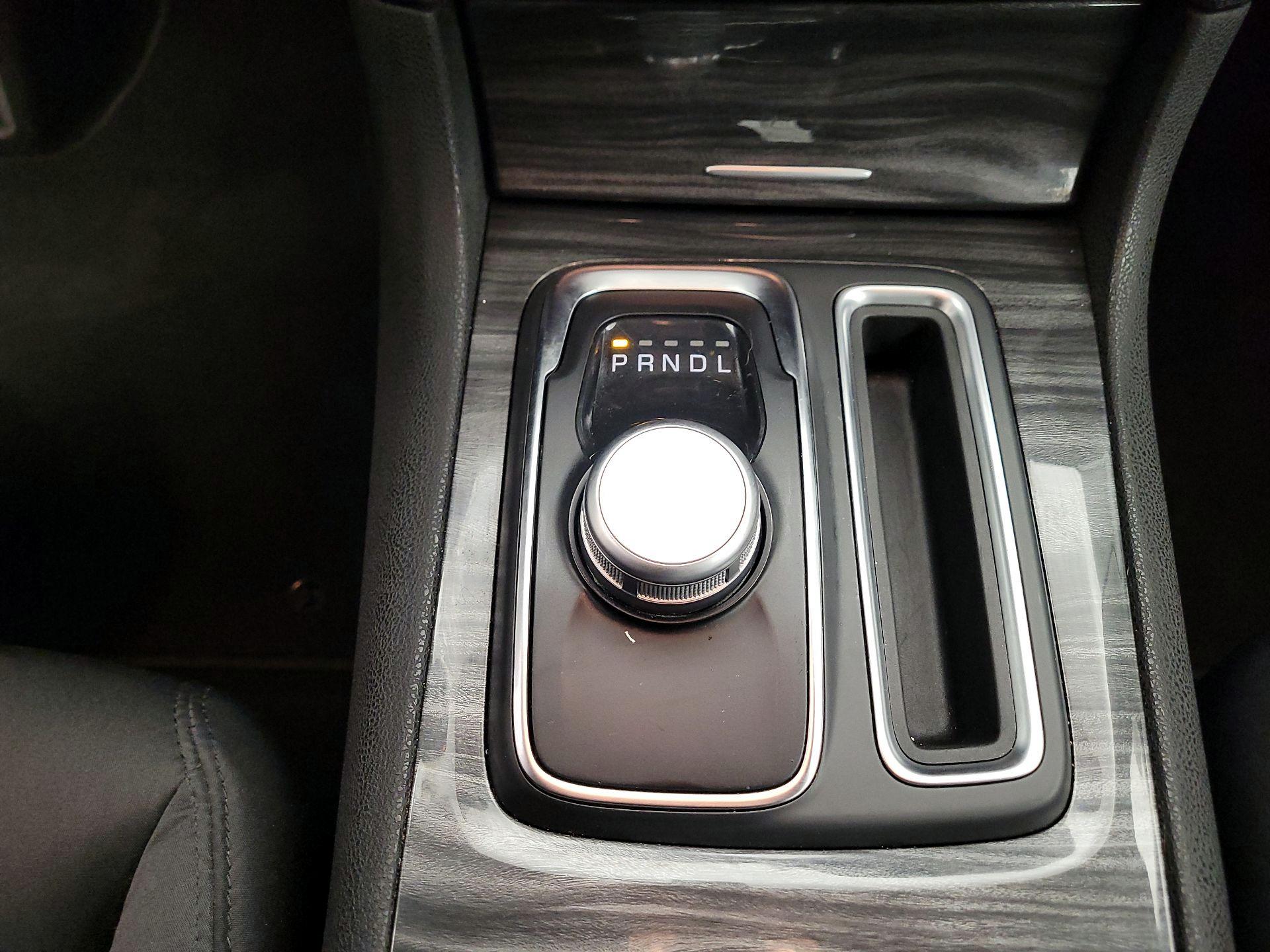 Thumbnail: 2021 Chrysler 300 - 15