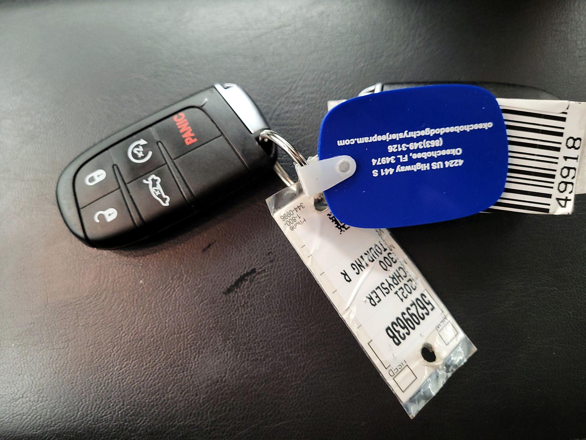 Thumbnail: 2021 Chrysler 300 - 18