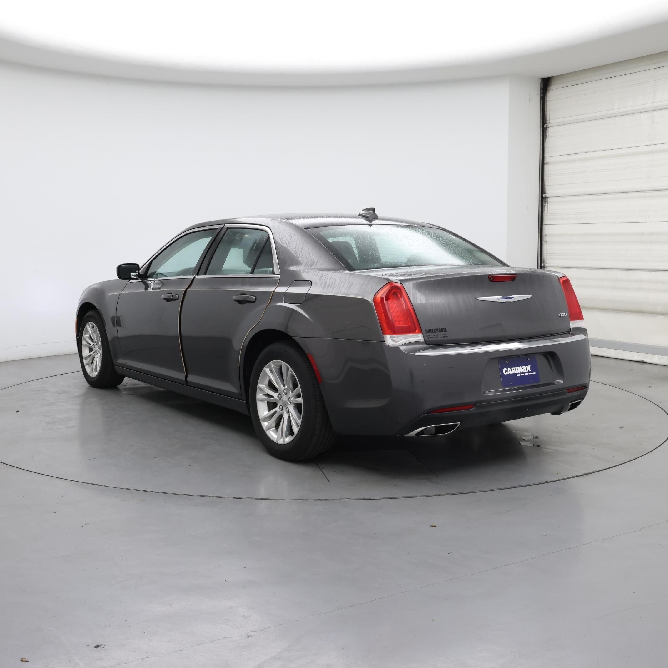 Thumbnail: 2021 Chrysler 300 - 2