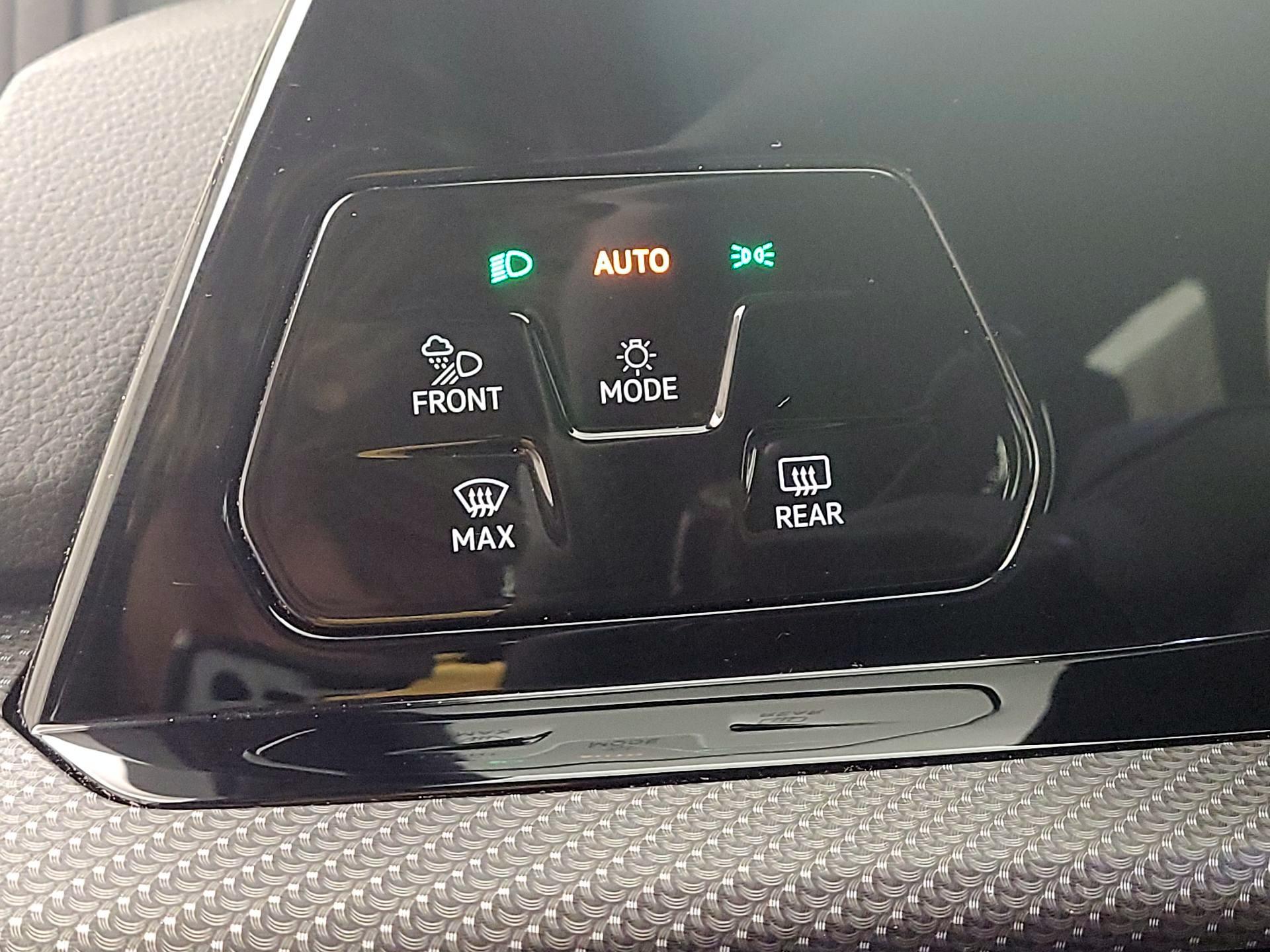 Thumbnail: 2023 Volkswagen Golf - 13