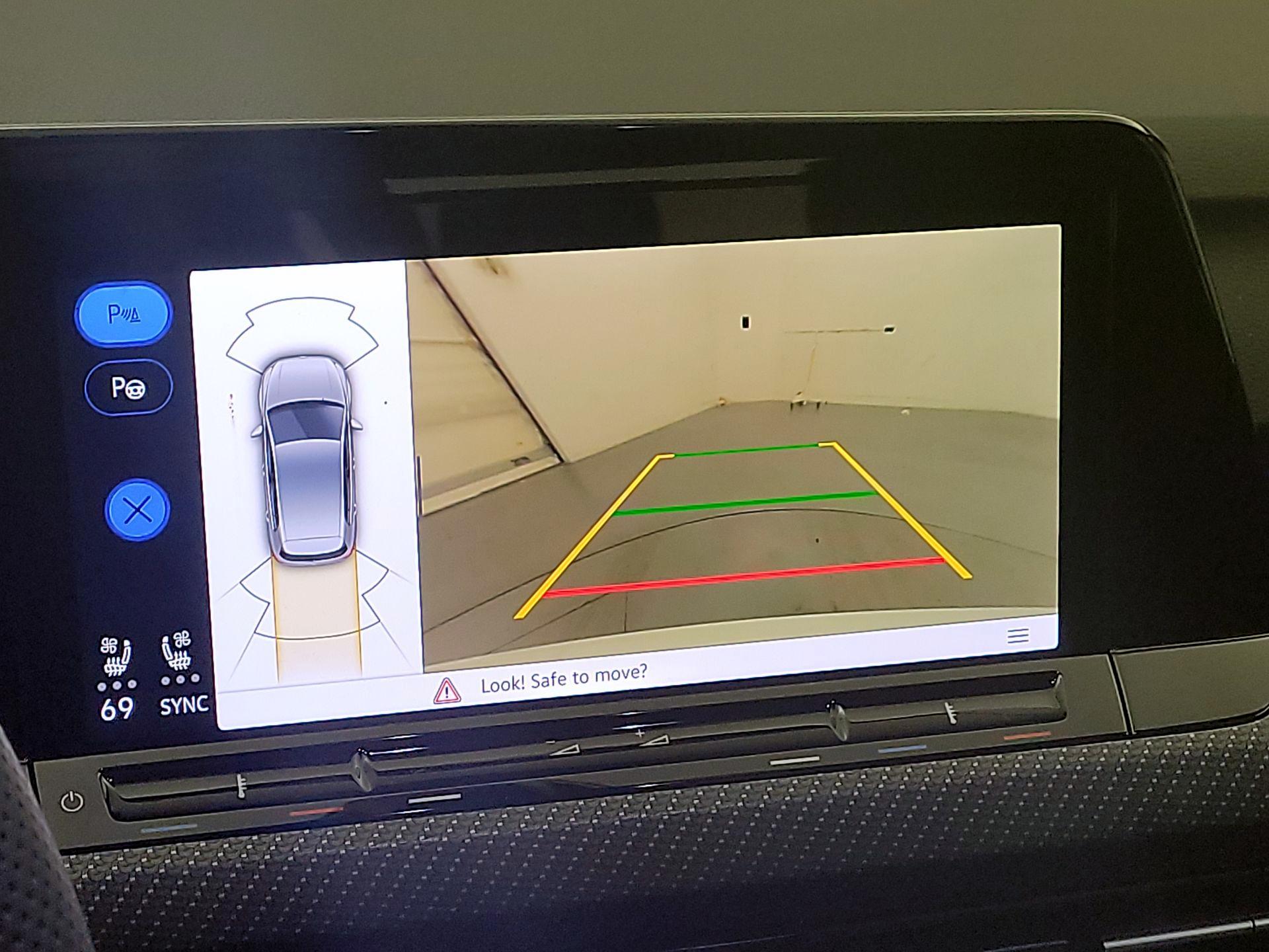 Thumbnail: 2023 Volkswagen Golf - 14