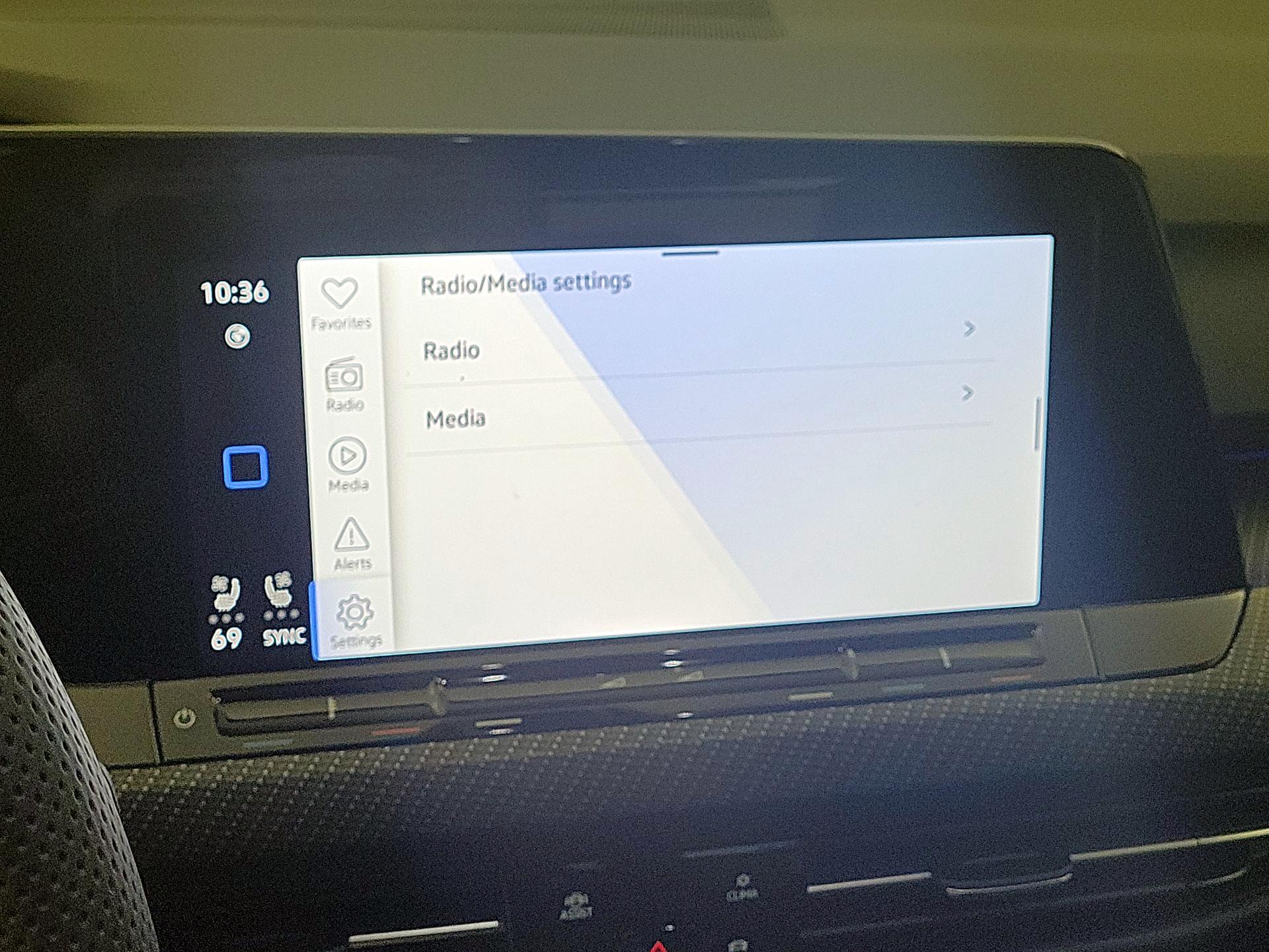 Thumbnail: 2023 Volkswagen Golf - 15