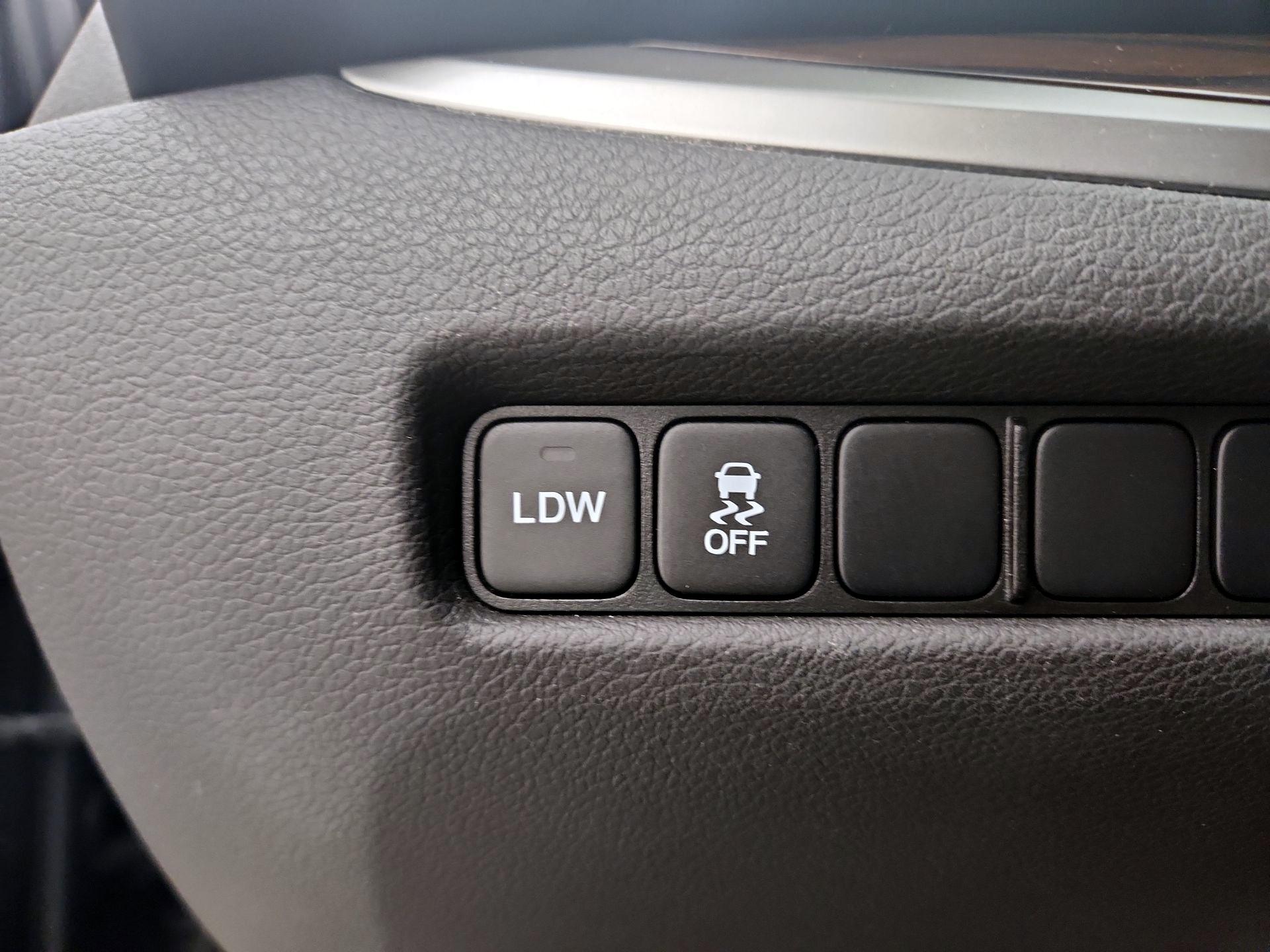 Thumbnail: 2014 Acura RLX - 13