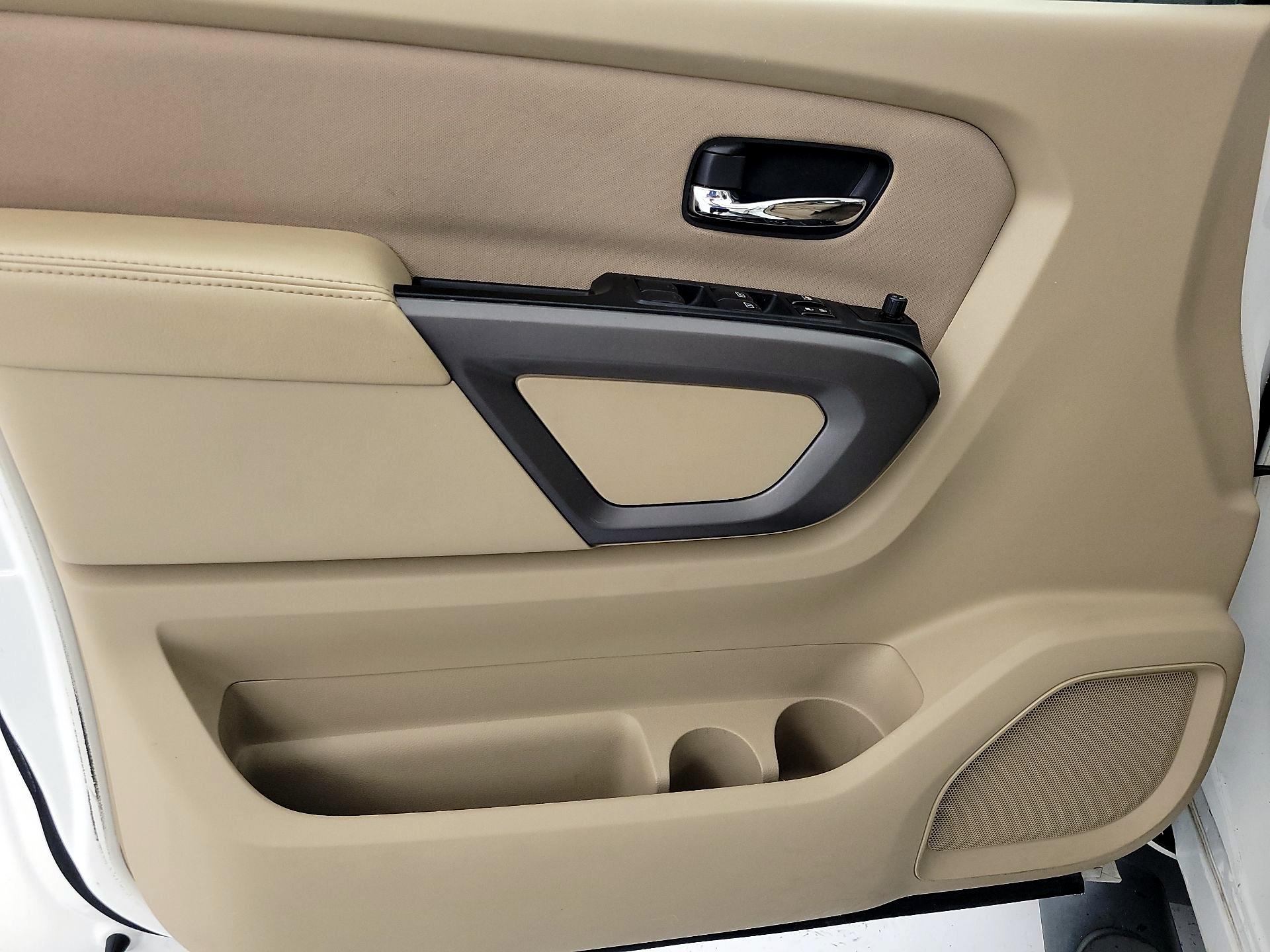 Thumbnail: 2015 Nissan Titan - 12