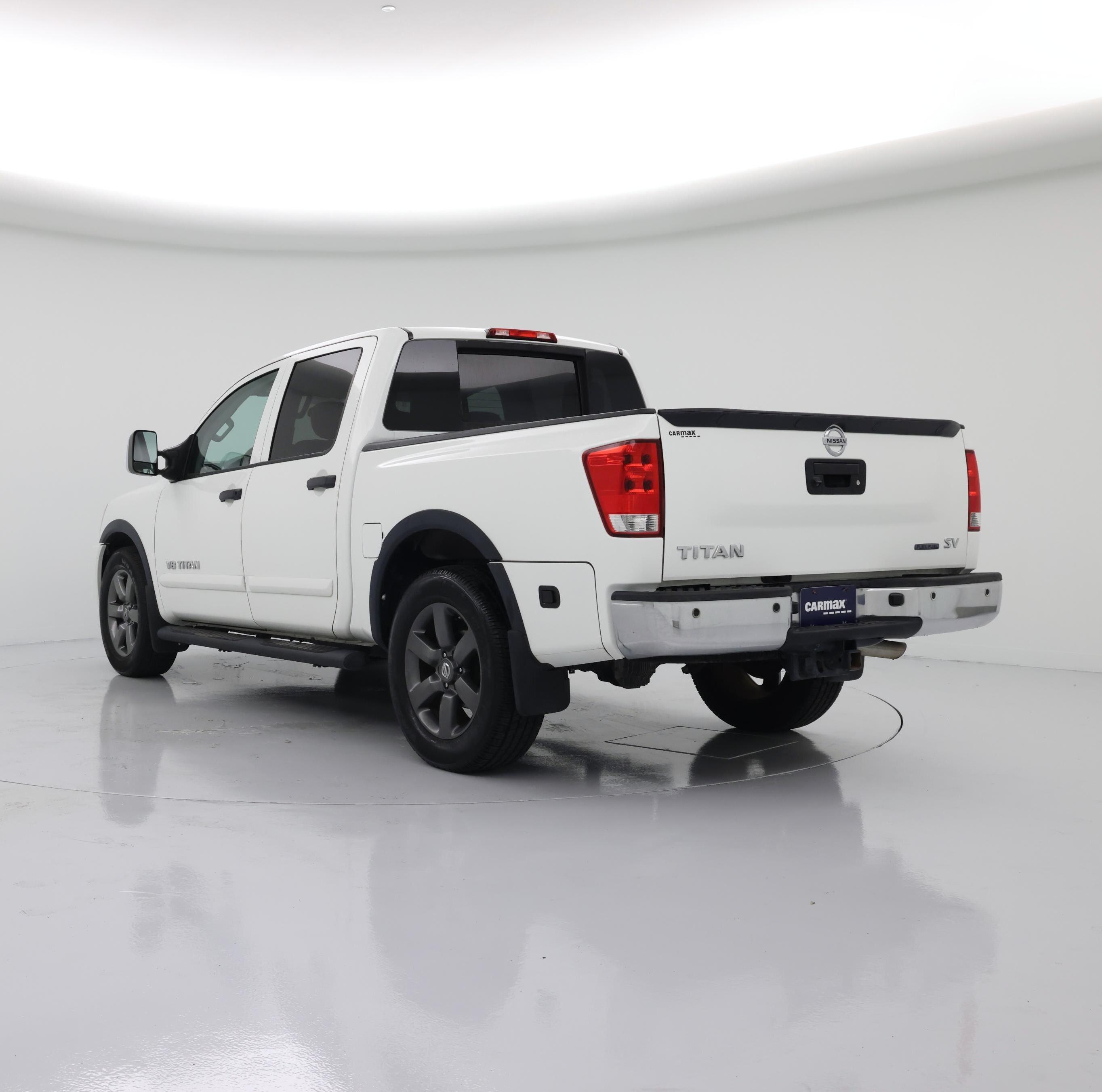 Thumbnail: 2015 Nissan Titan - 2