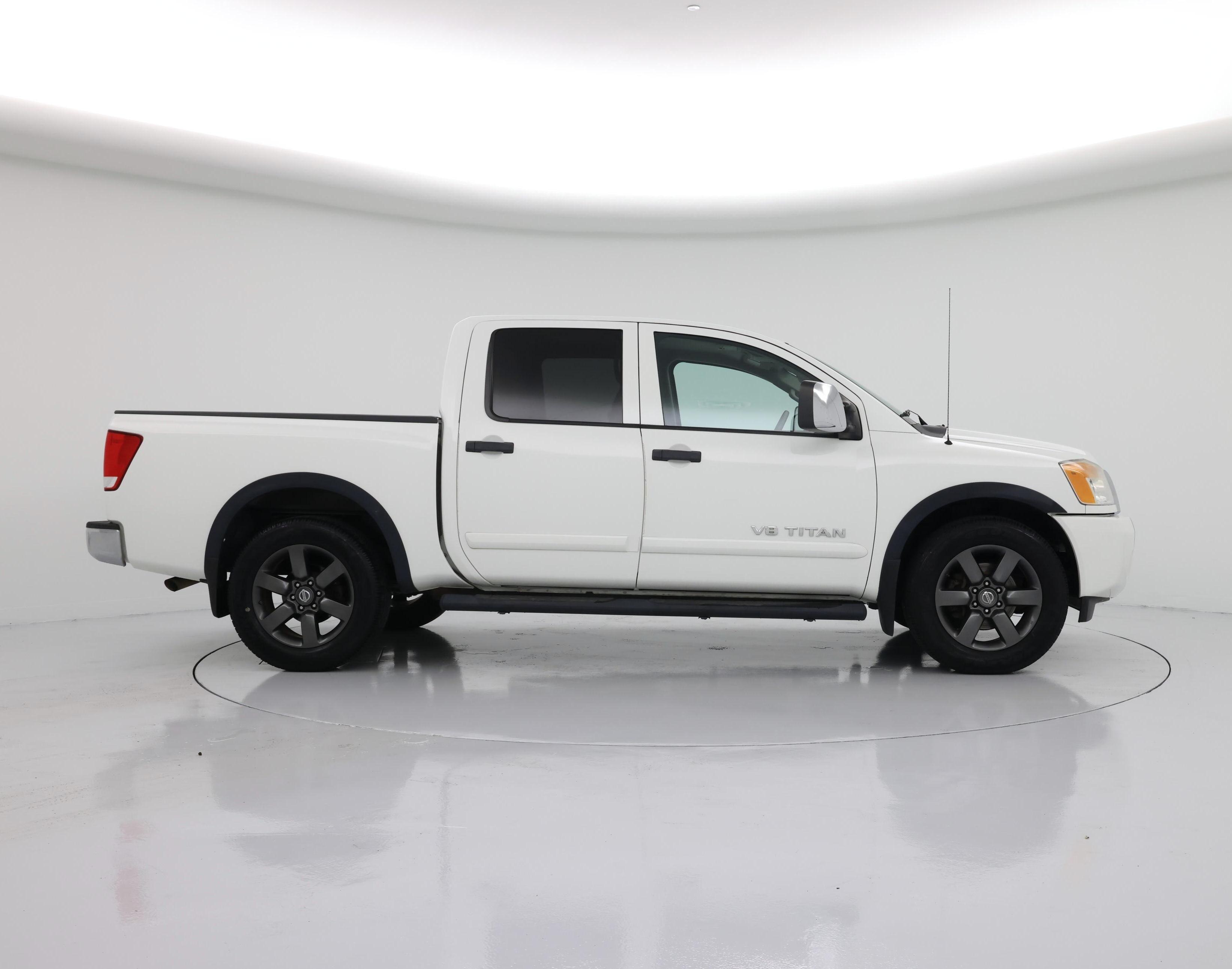 Thumbnail: 2015 Nissan Titan - 7