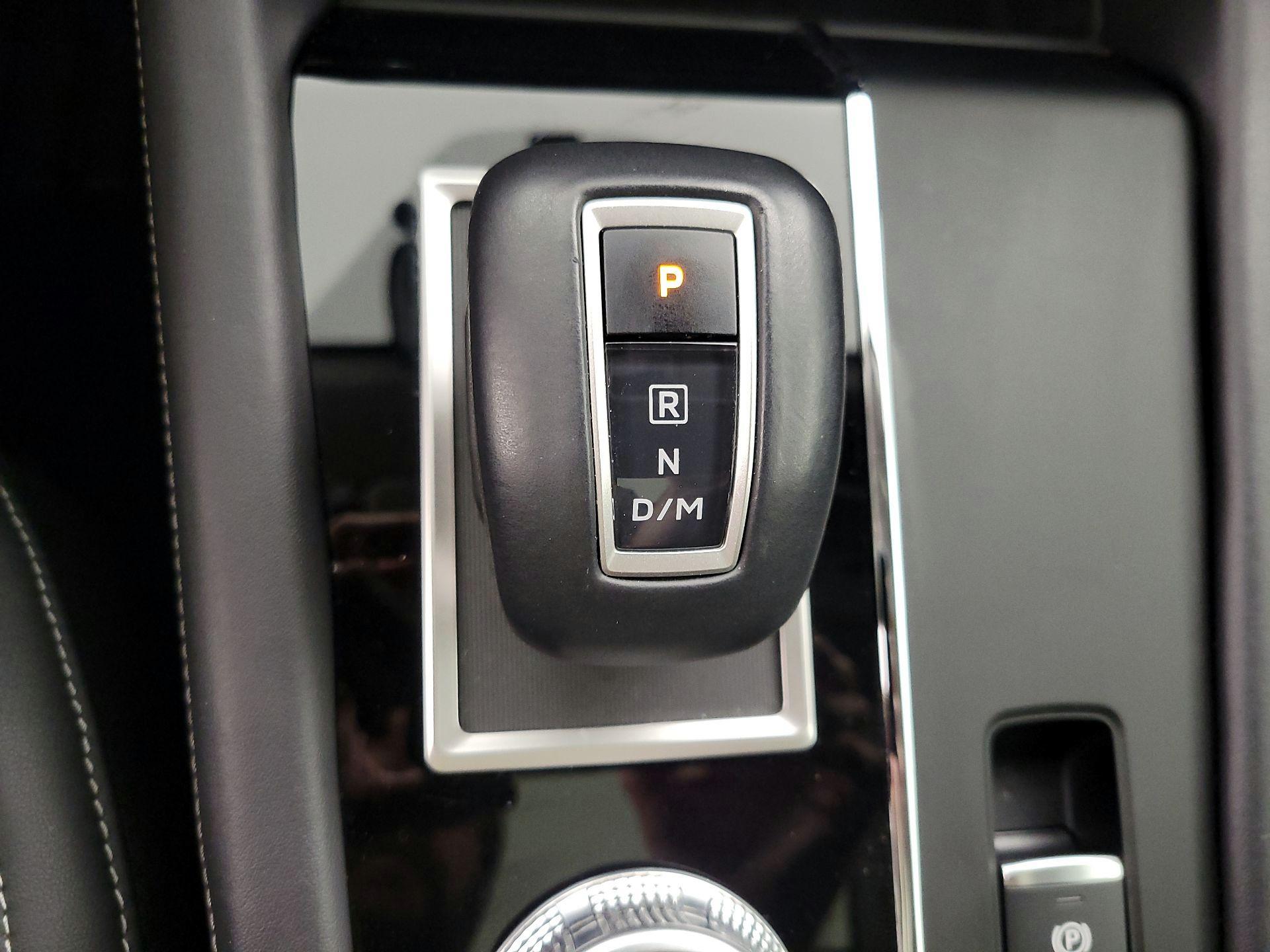 Thumbnail: 2023 Mitsubishi Outlander - 18