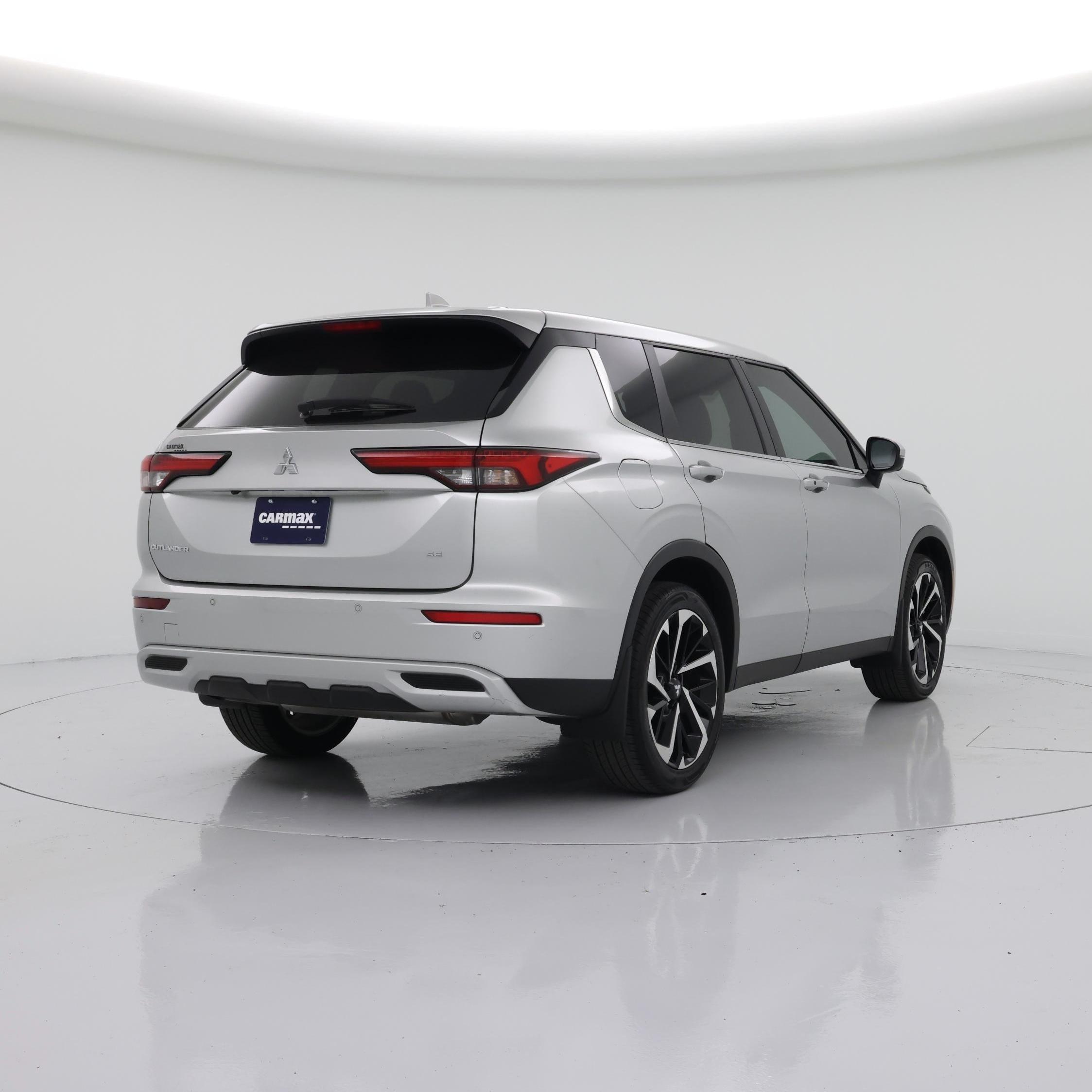 Thumbnail: 2023 Mitsubishi Outlander - 8