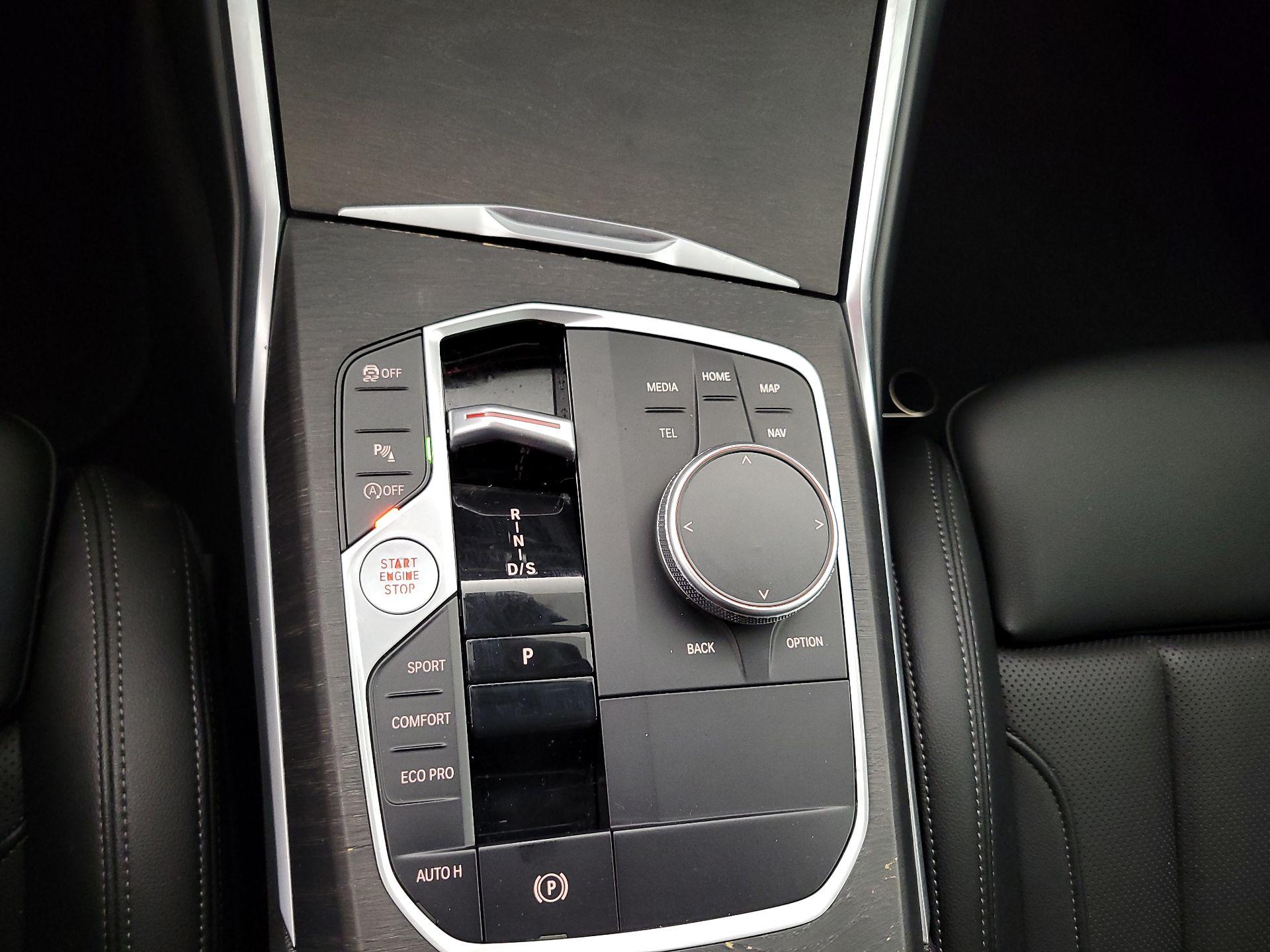 Thumbnail: 2024 BMW 3 Series - 18