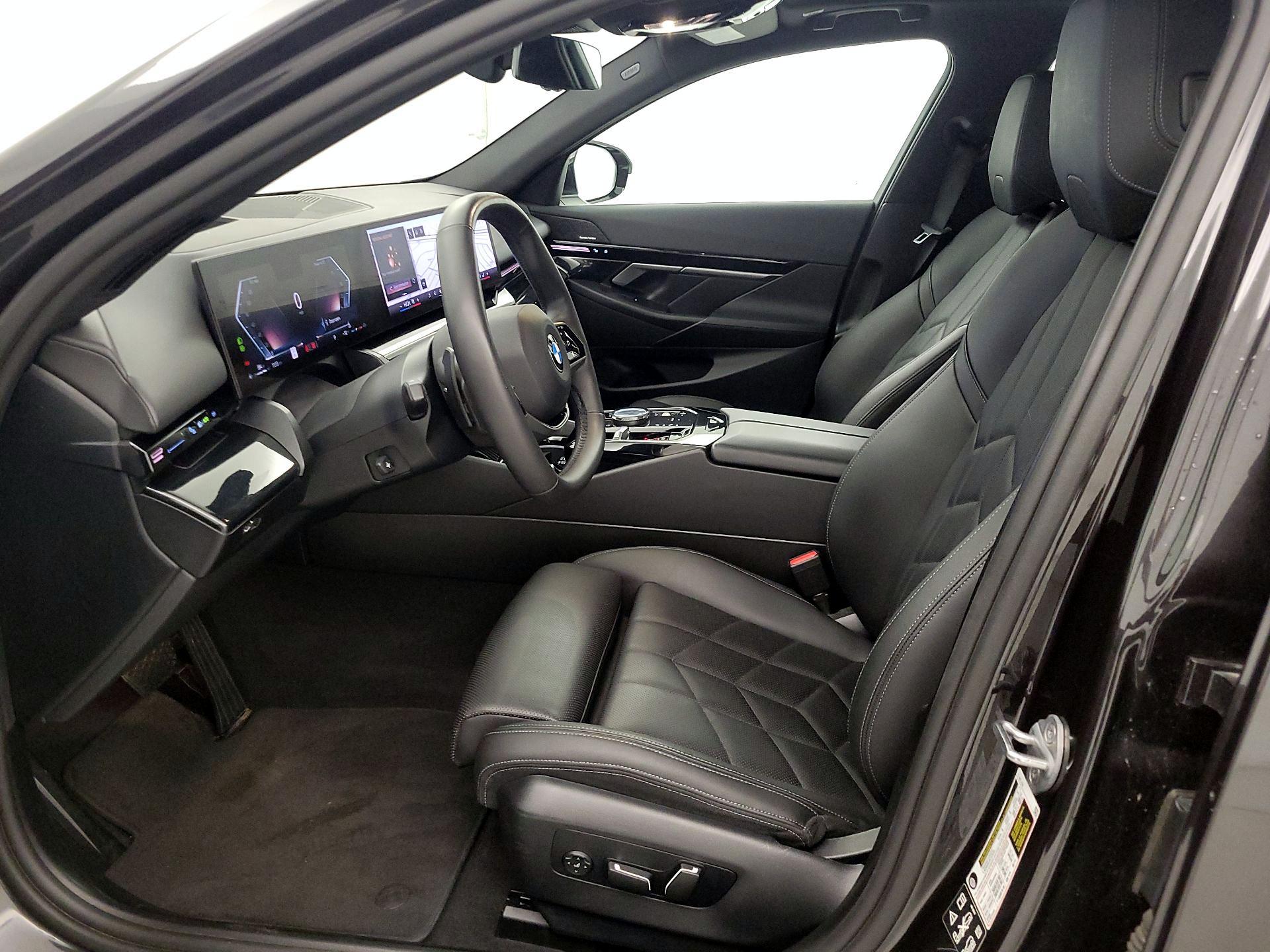 Thumbnail: 2024 BMW 5 Series - 11