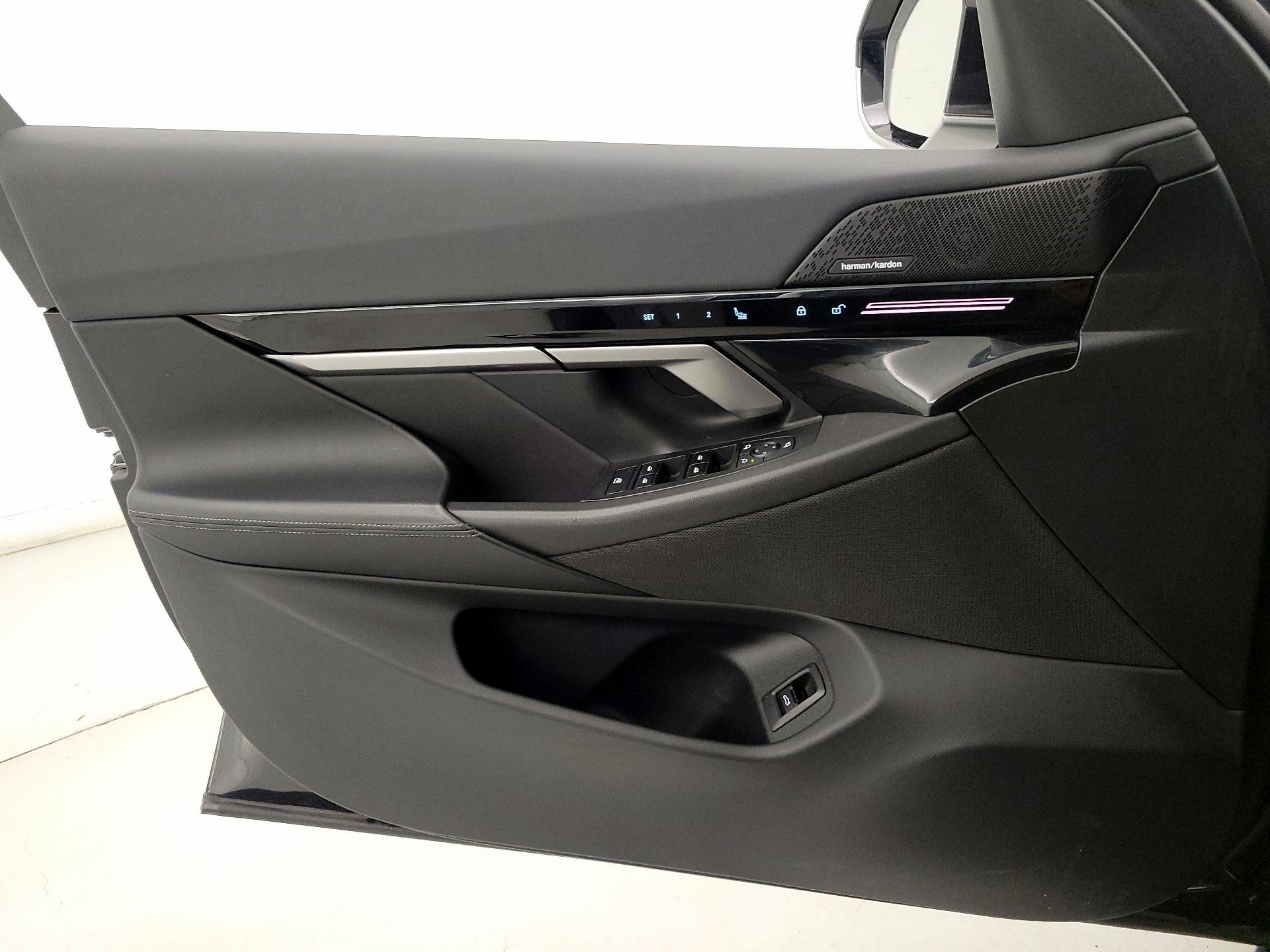 Thumbnail: 2024 BMW 5 Series - 12