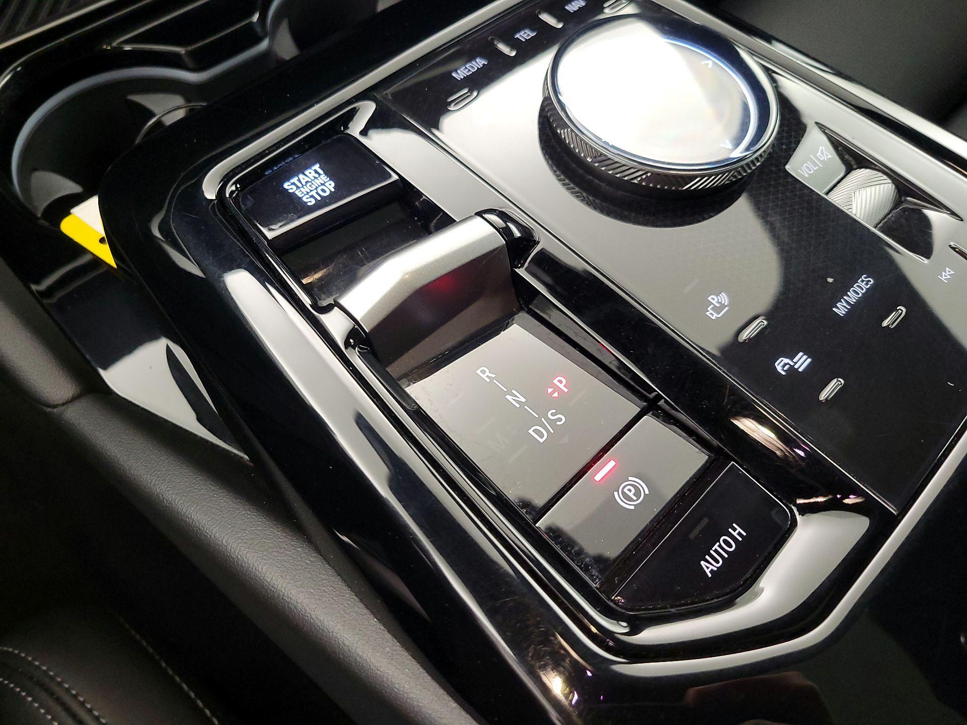 Thumbnail: 2024 BMW 5 Series - 18