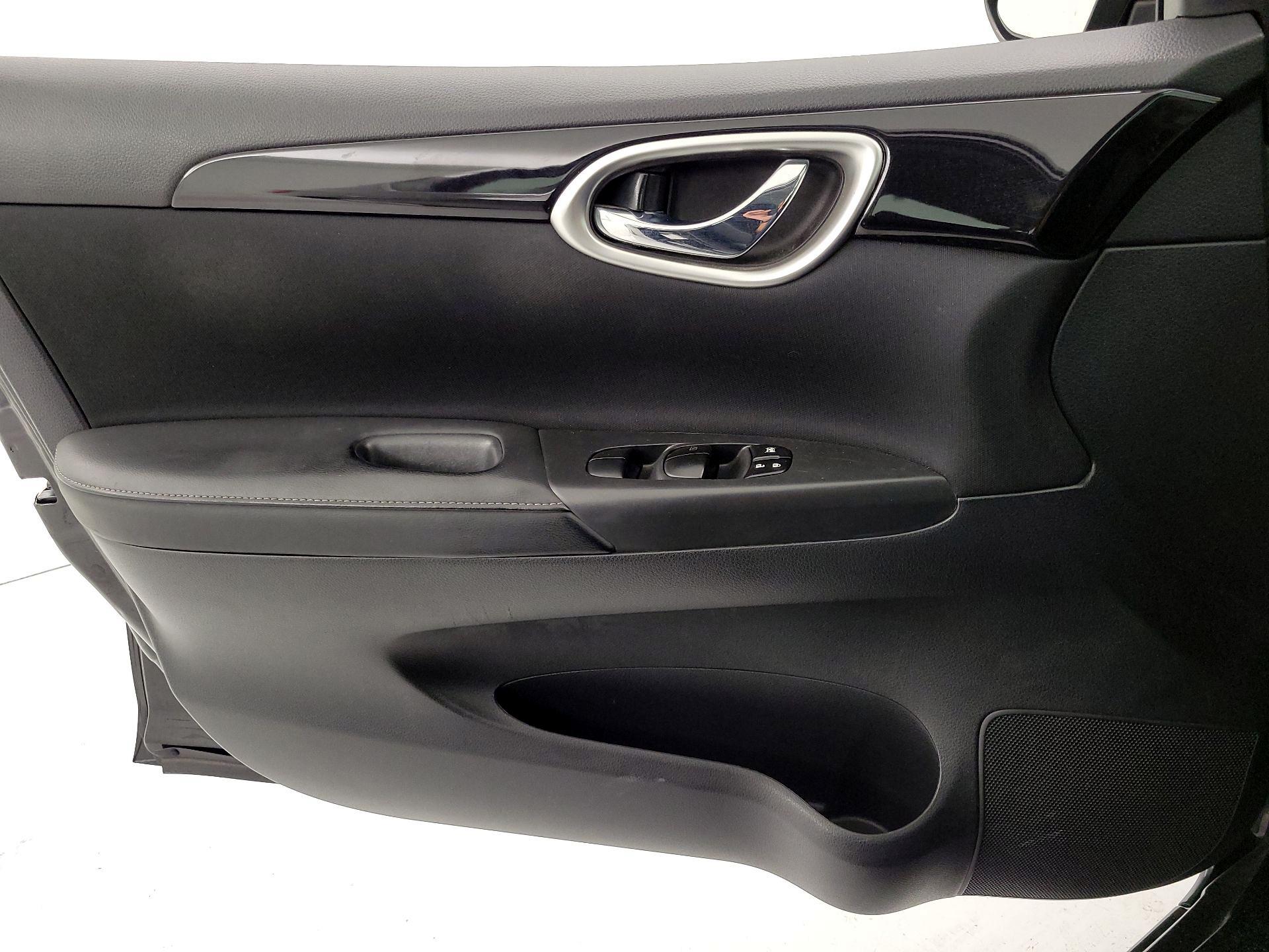 Thumbnail: 2019 Nissan Sentra - 12