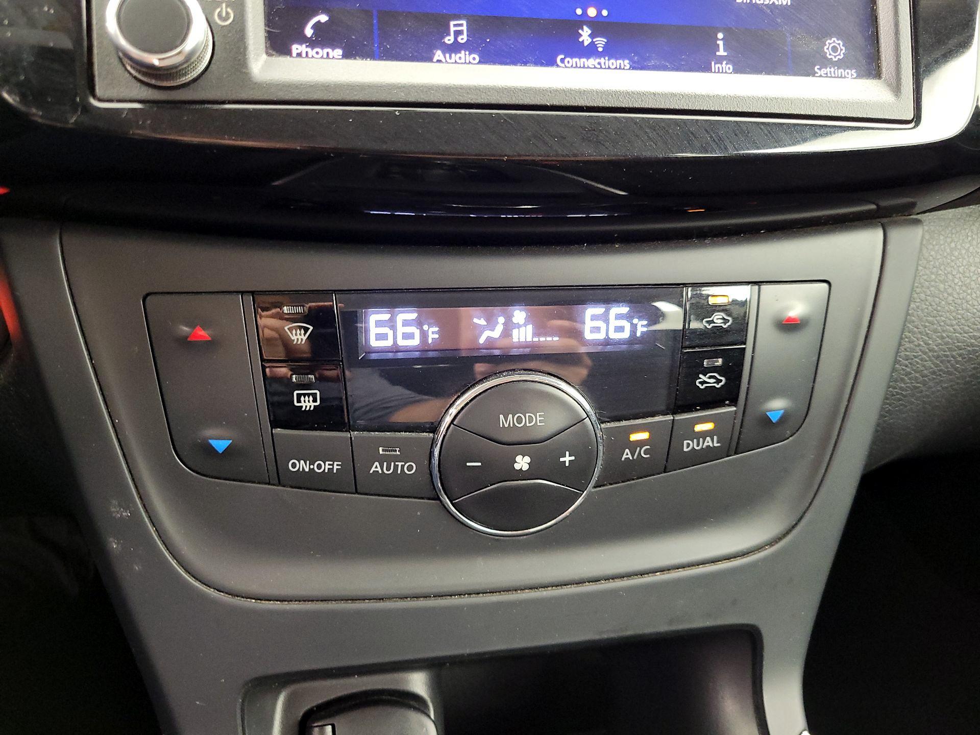 Thumbnail: 2019 Nissan Sentra - 16