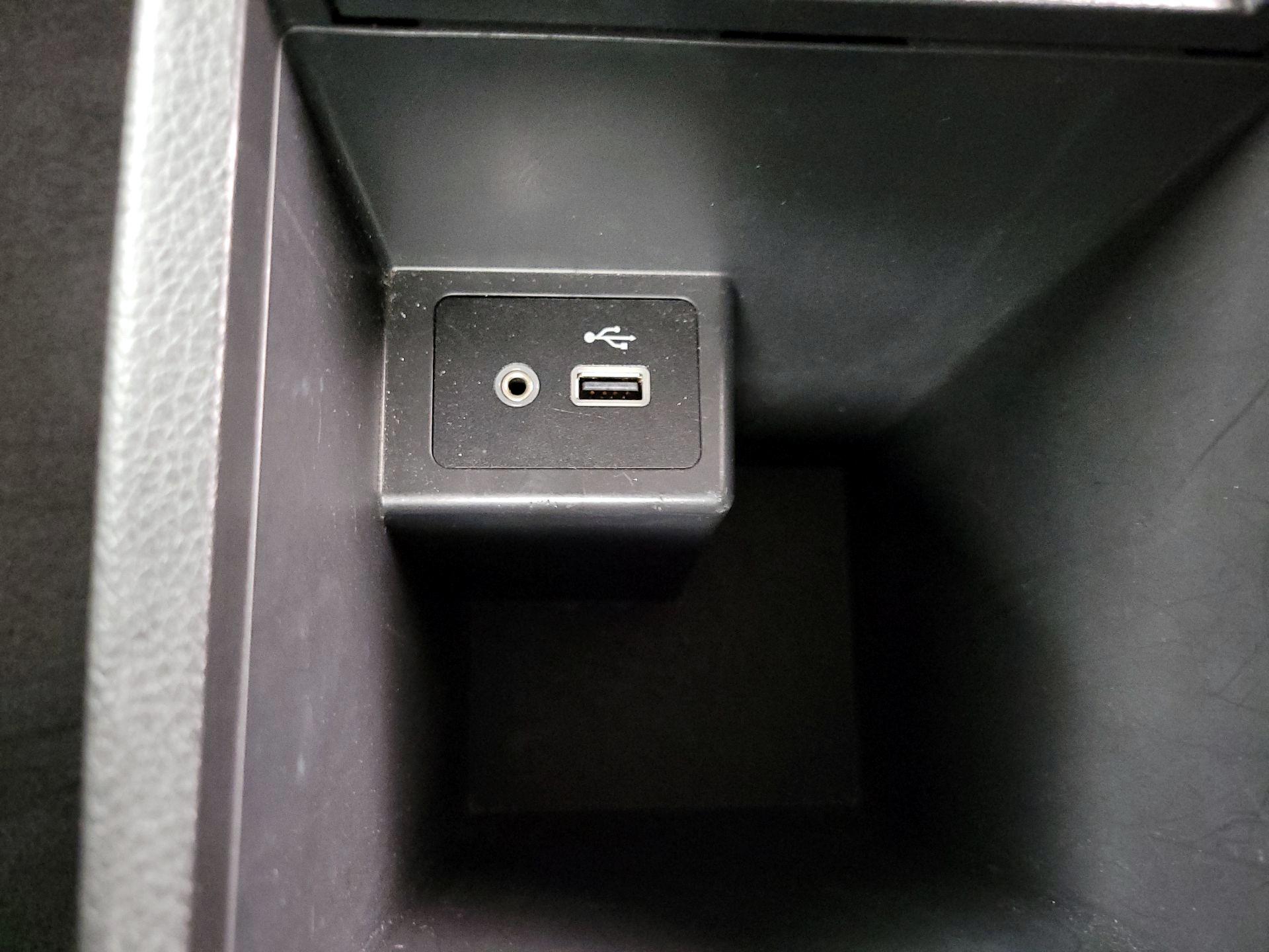 Thumbnail: 2019 Nissan Sentra - 18