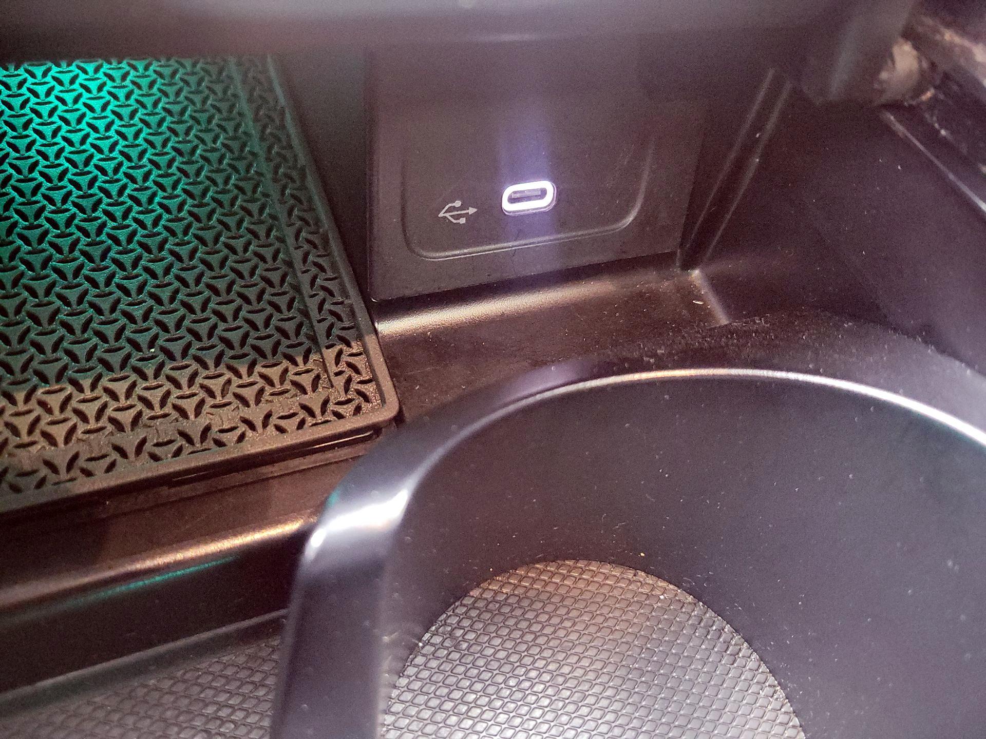 Thumbnail: 2024 Mercedes-Benz C-Class - 18