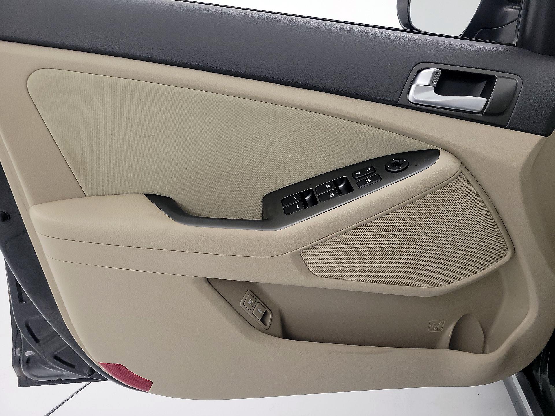 Thumbnail: 2015 Kia Optima - 12