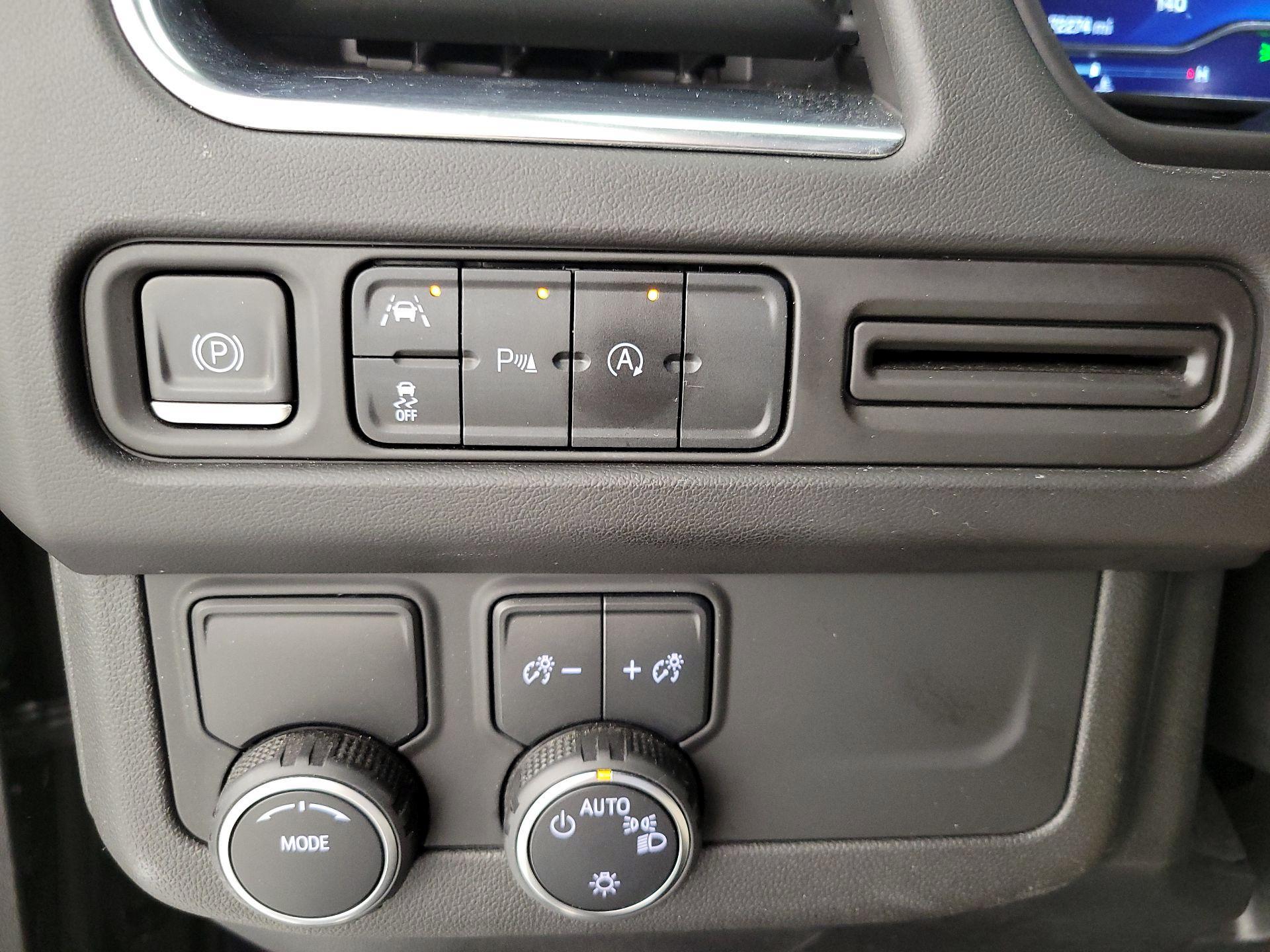 Thumbnail: 2023 Chevrolet Tahoe - 13