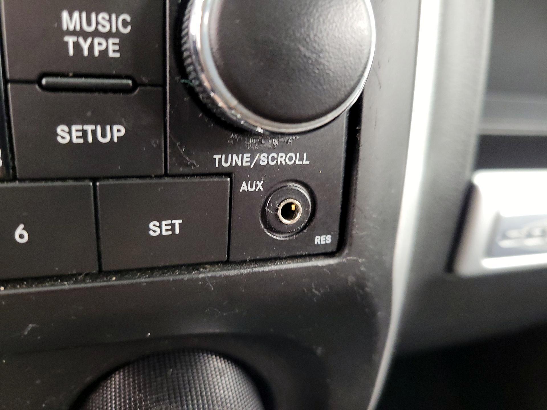 Thumbnail: 2014 Jeep Compass - 16