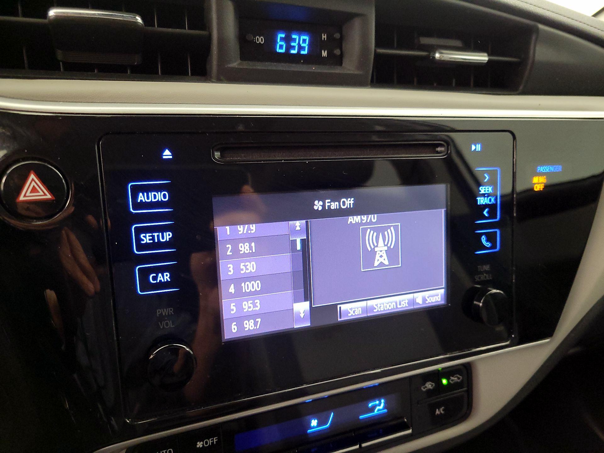 Thumbnail: 2018 Toyota Corolla - 15