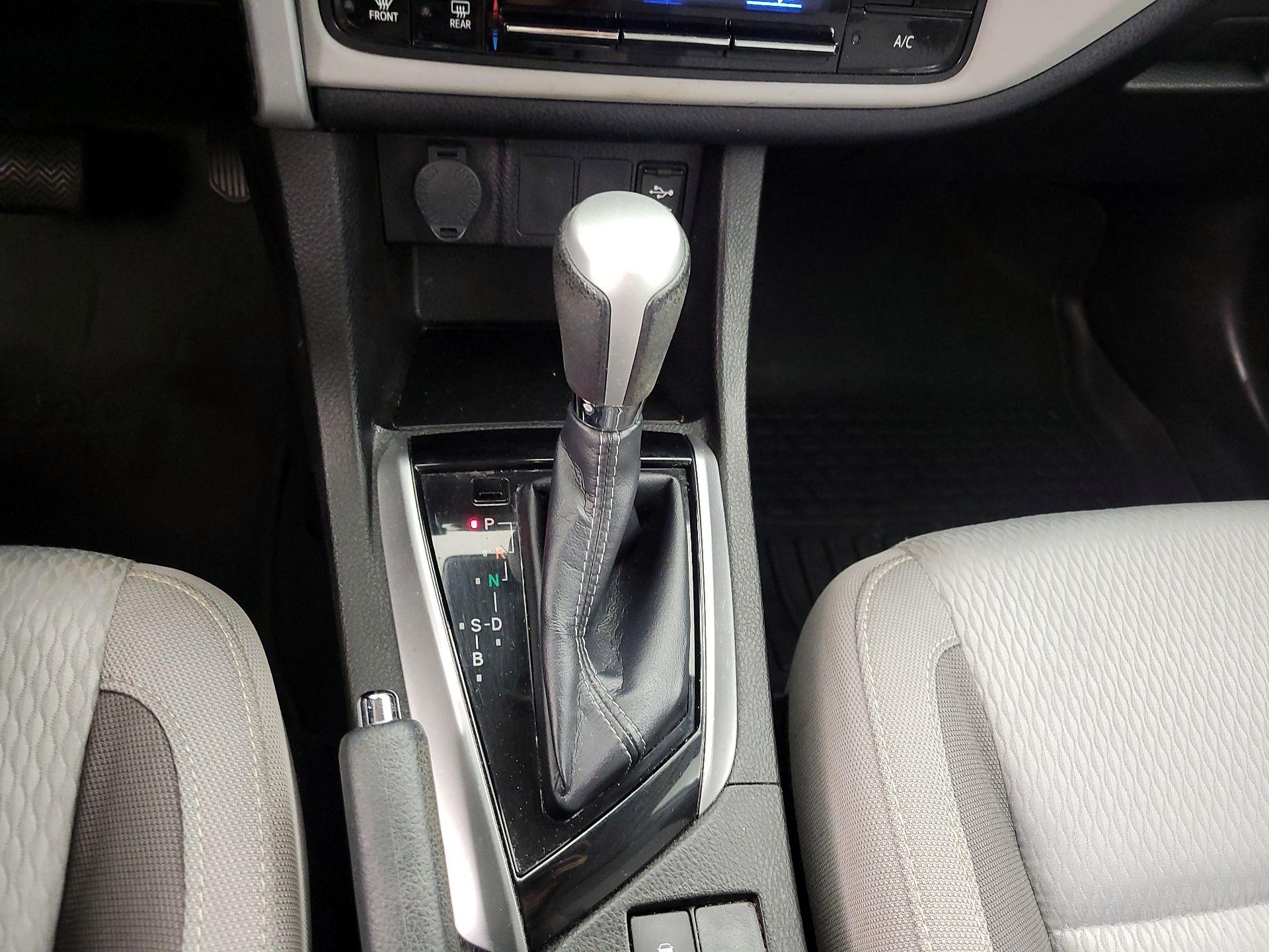 Thumbnail: 2018 Toyota Corolla - 17