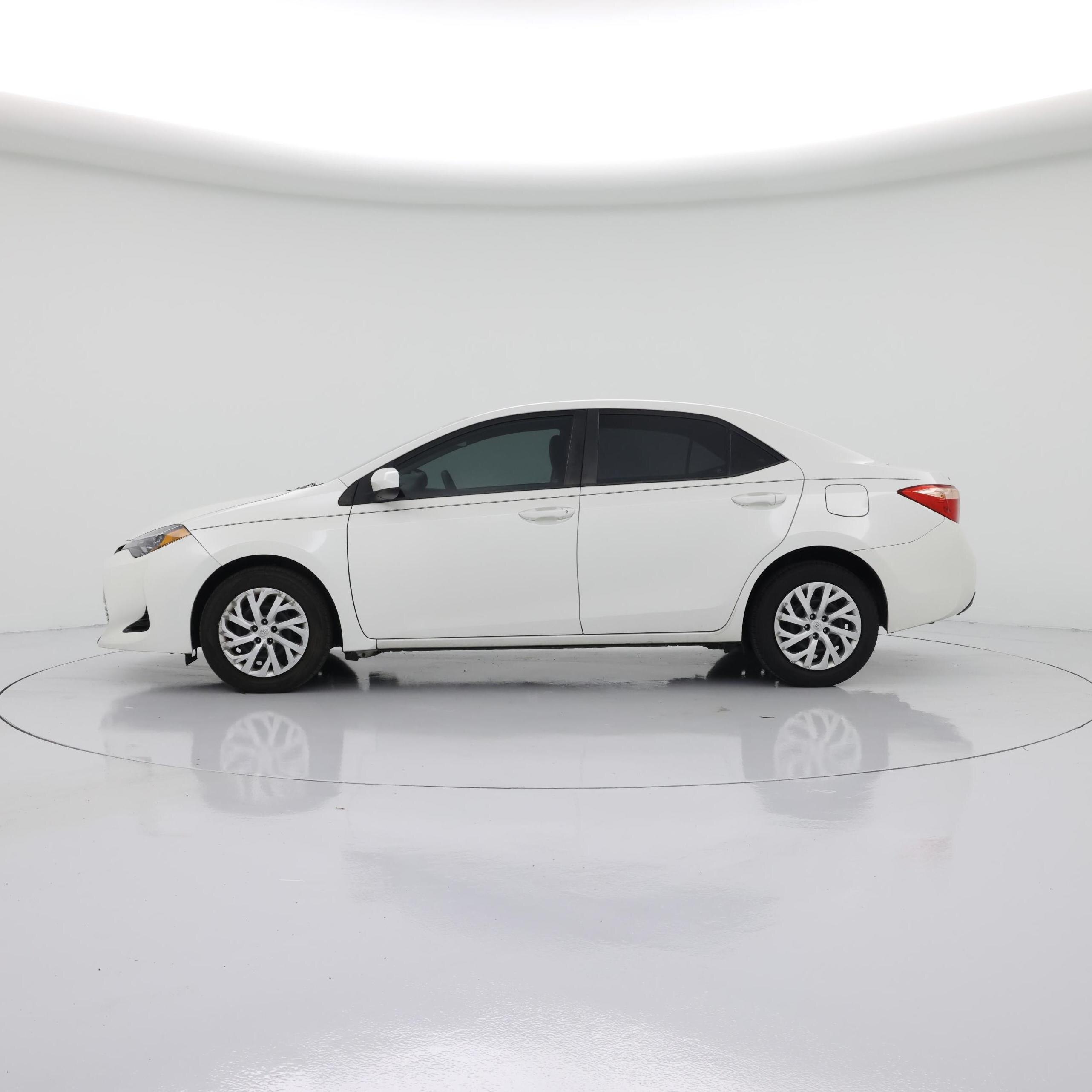 Thumbnail: 2018 Toyota Corolla - 3