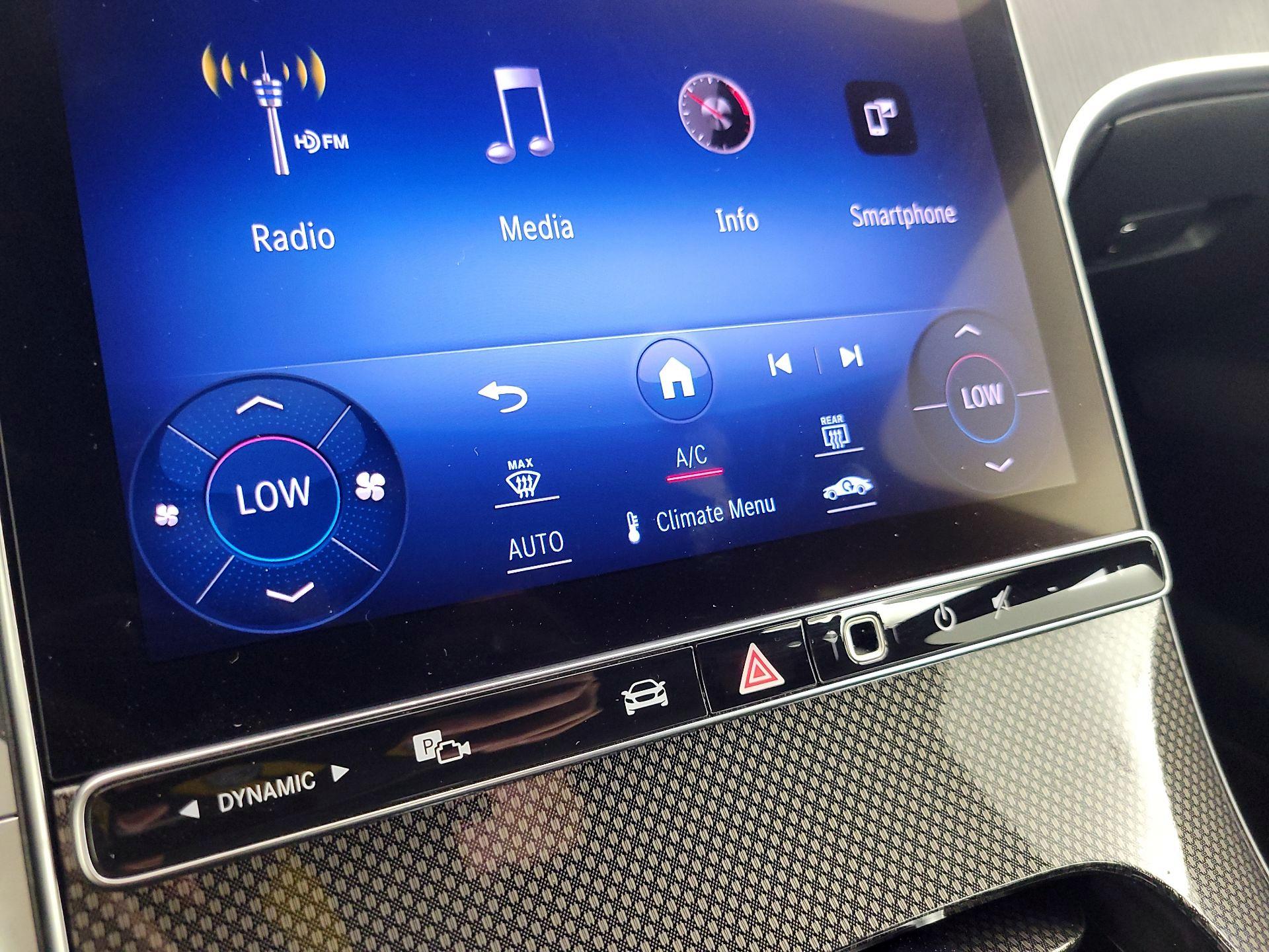 Thumbnail: 2024 Mercedes-Benz C-Class - 16