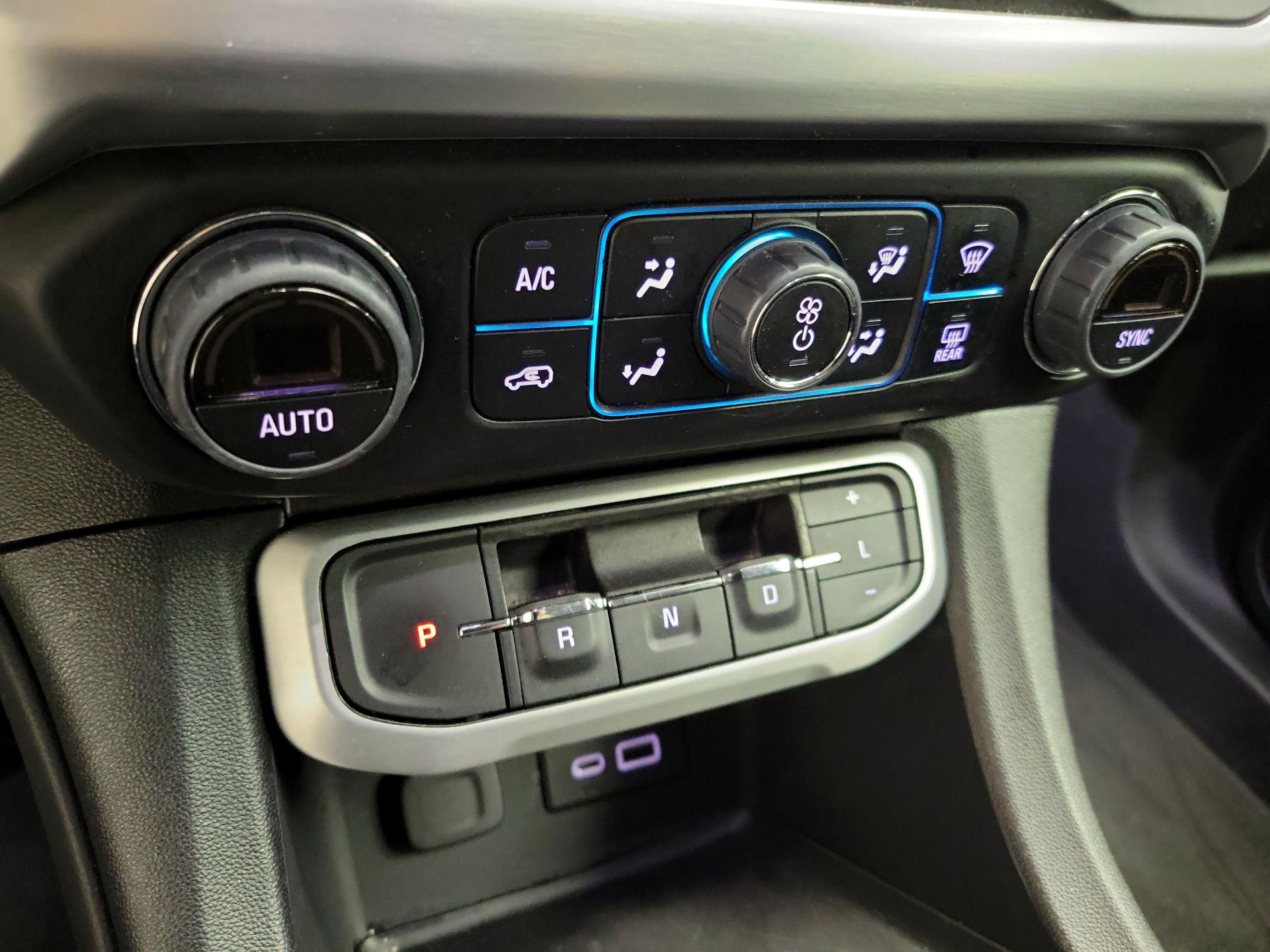 Thumbnail: 2023 GMC Acadia - 17