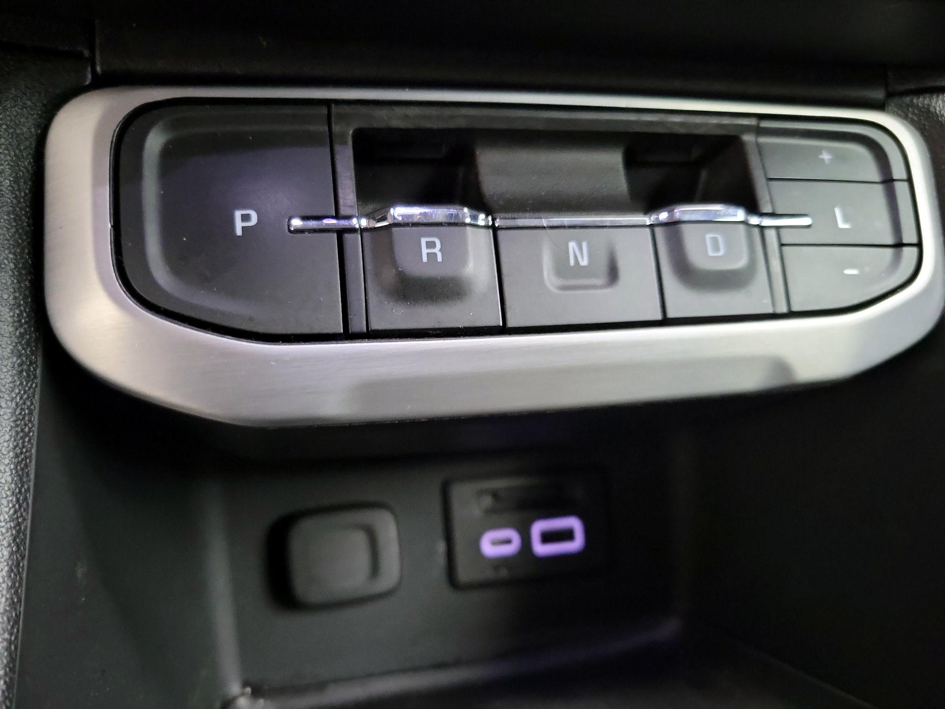 Thumbnail: 2023 GMC Acadia - 18