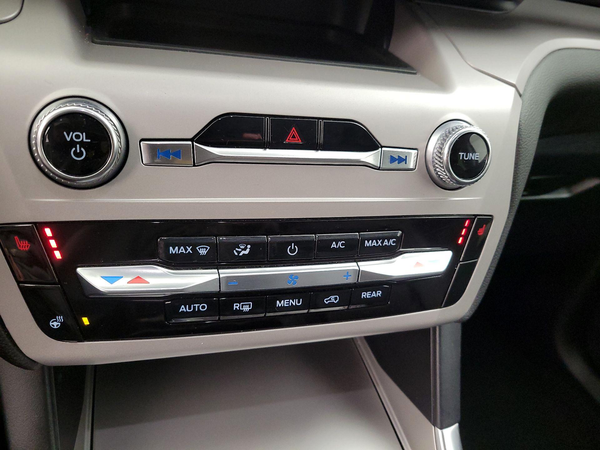 Thumbnail: 2024 Ford Explorer - 16