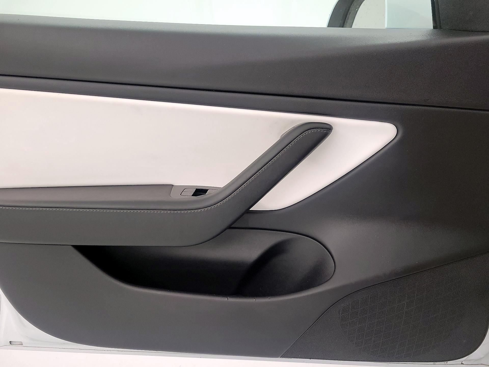 Thumbnail: 2020 Tesla Model 3 - 12