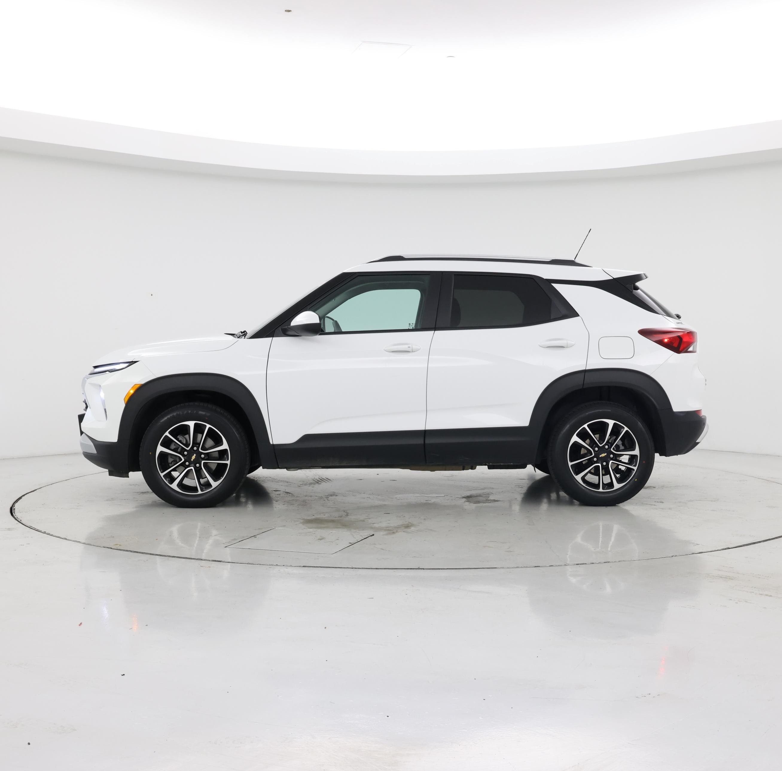 Thumbnail: 2024 Chevrolet TrailBlazer - 3