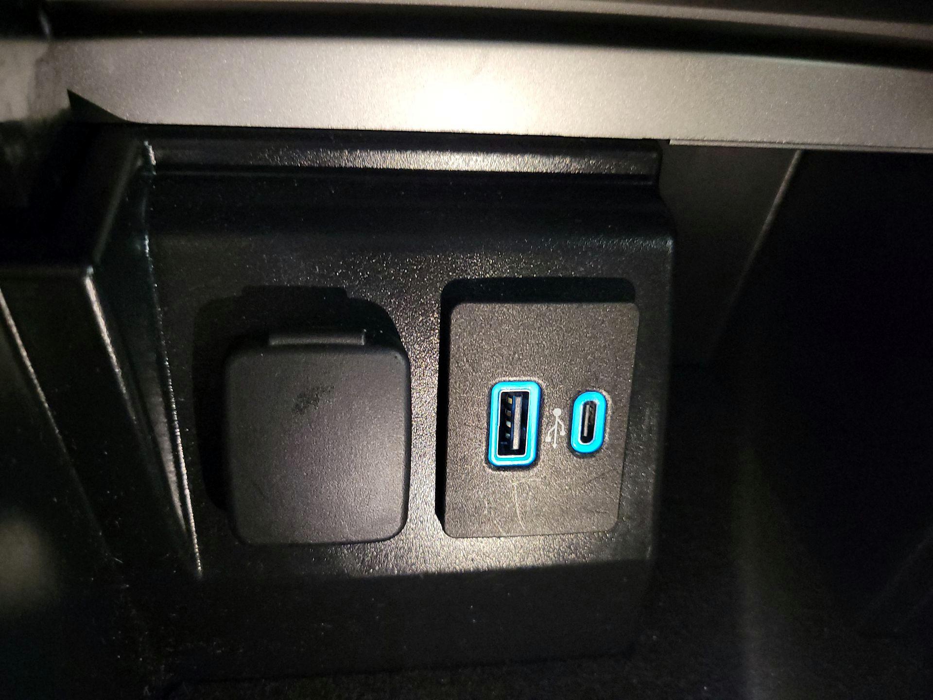 Thumbnail: 2023 Ford Explorer - 19