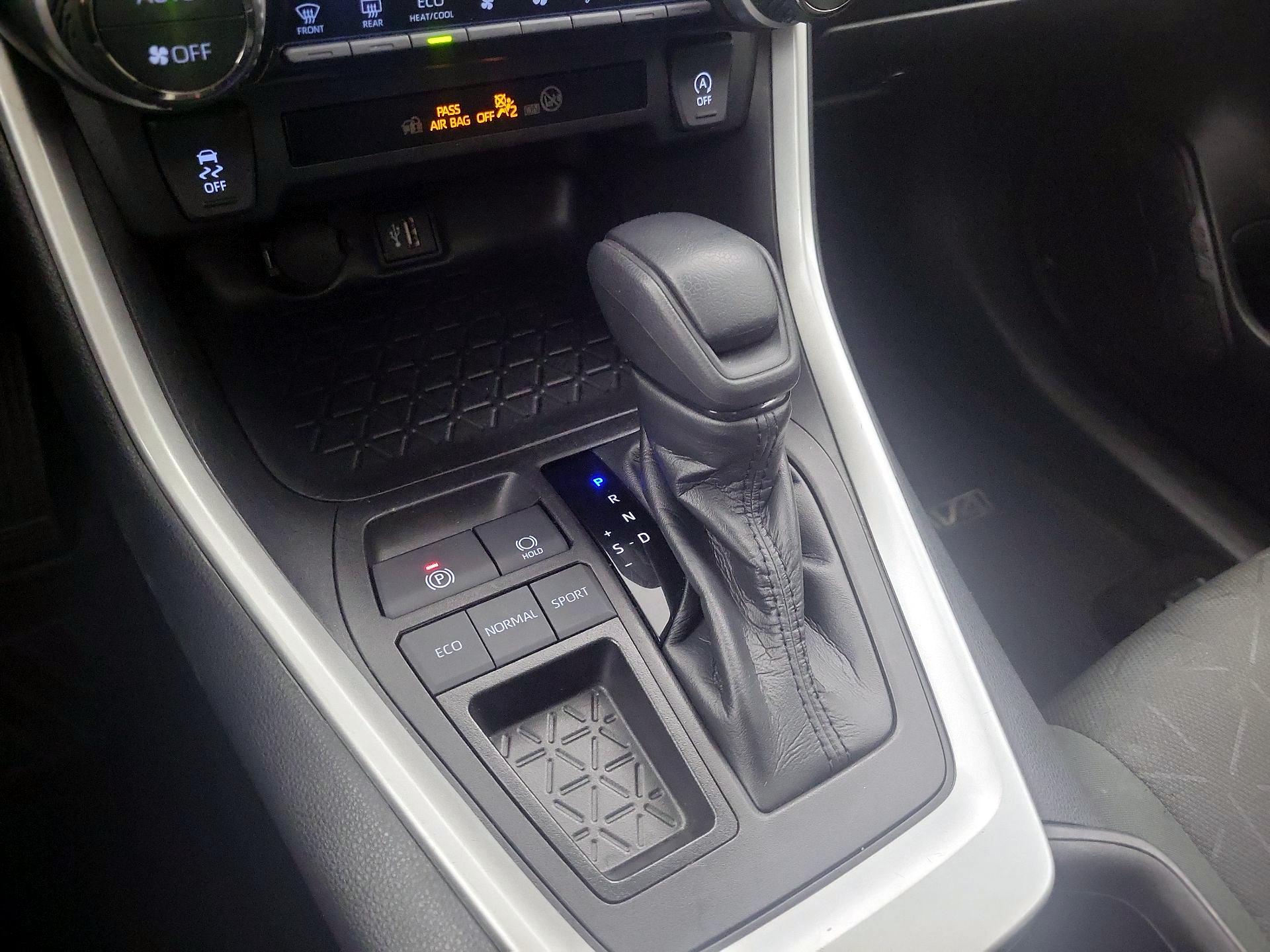 Thumbnail: 2023 Toyota RAV4 - 18