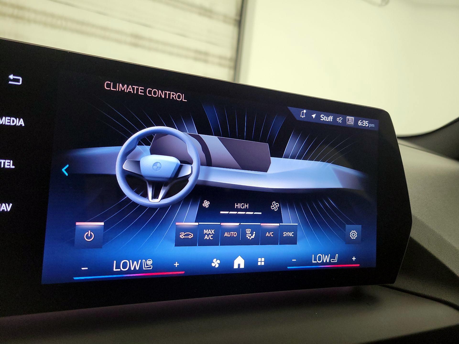 Thumbnail: 2025 BMW 2 Series - 15